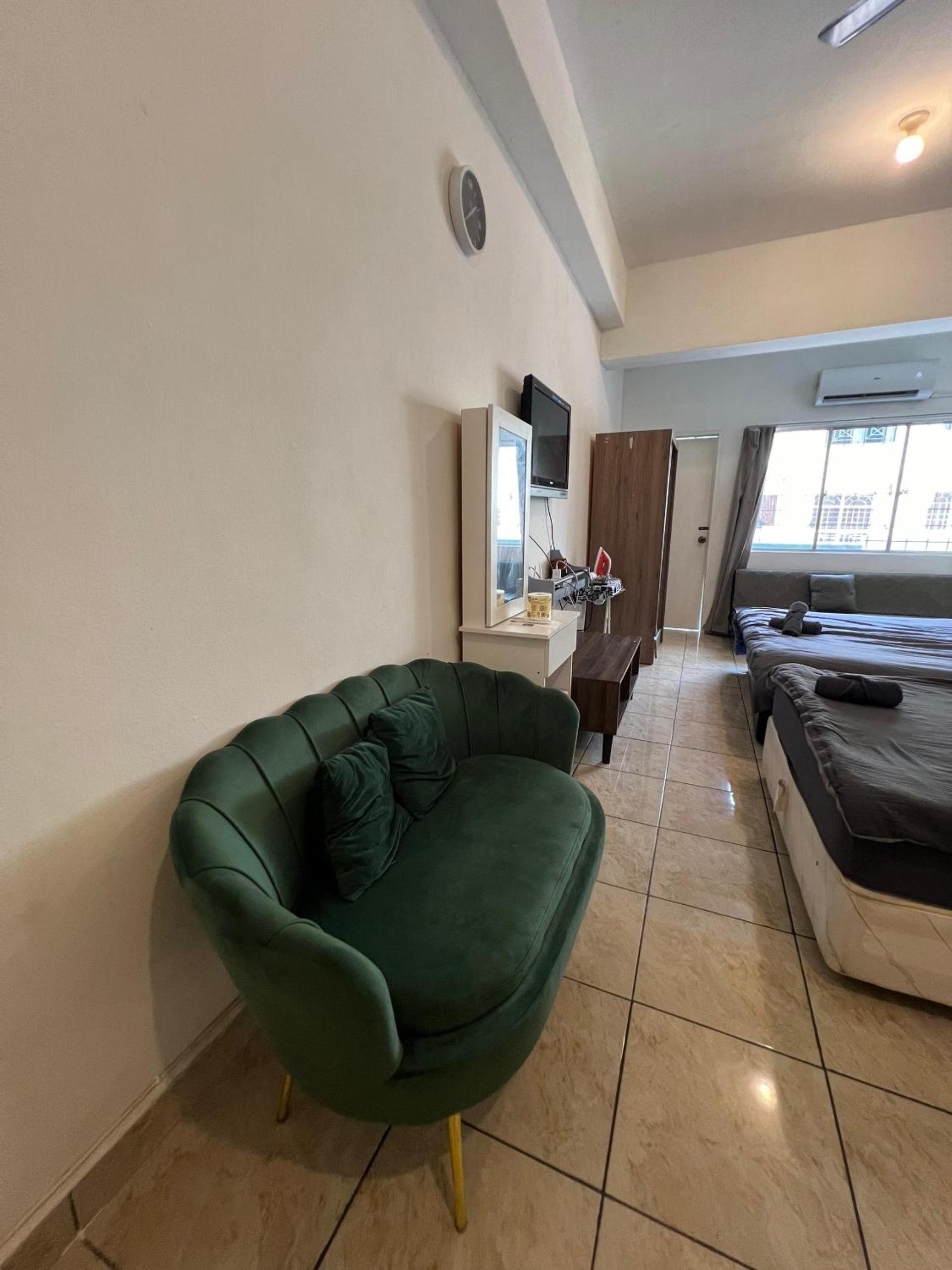 Kota Kinabalu City Centre Api Api Apartment 1 BEDROOM 4-5PAX Family Room with Balcony photo 5