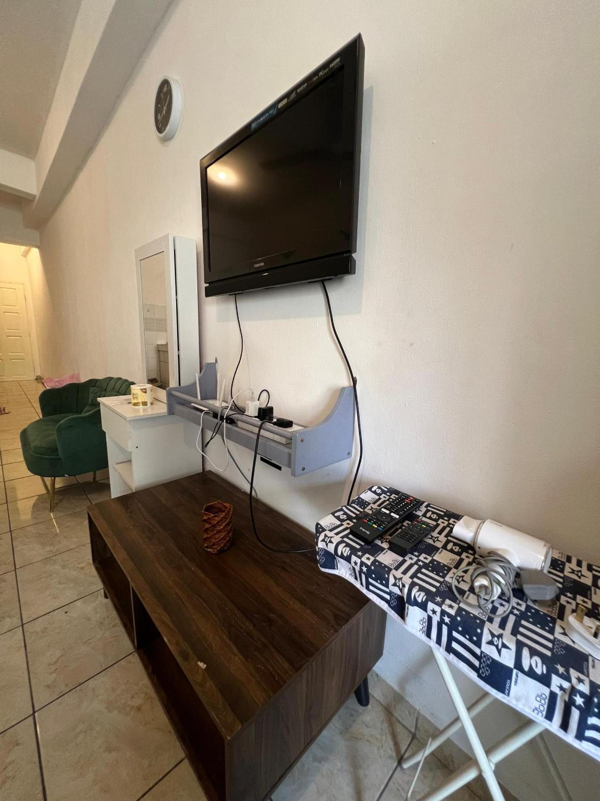 Kota Kinabalu City Centre Api Api Apartment 1 BEDROOM 4-5PAX Family Room with Balcony photo 6