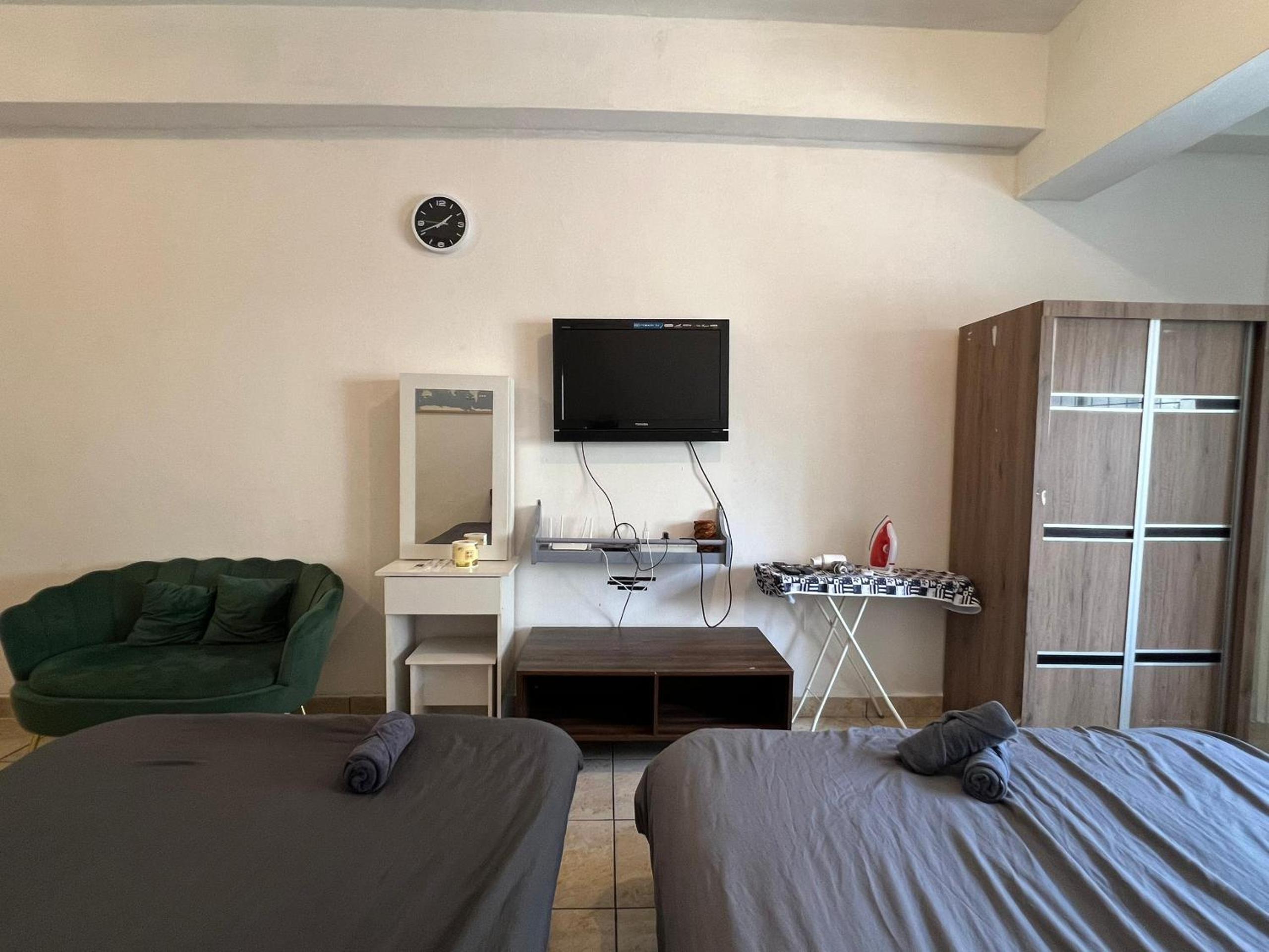 Kota Kinabalu City Centre Api Api Apartment 1 BEDROOM 4-5PAX Family Room with Balcony photo 7