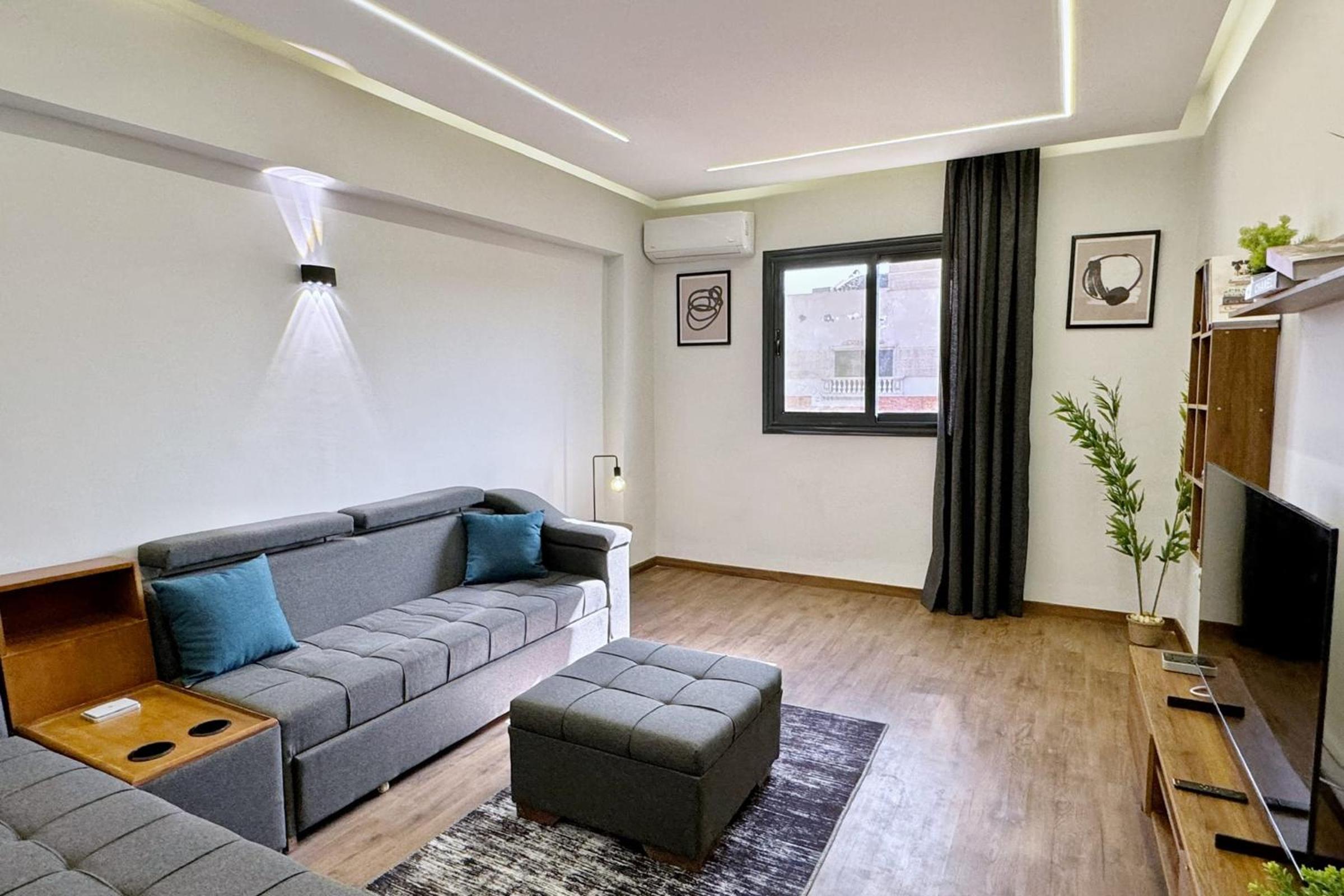 The Built-Up 2 BDR Condo 15 min to CAI Airpt