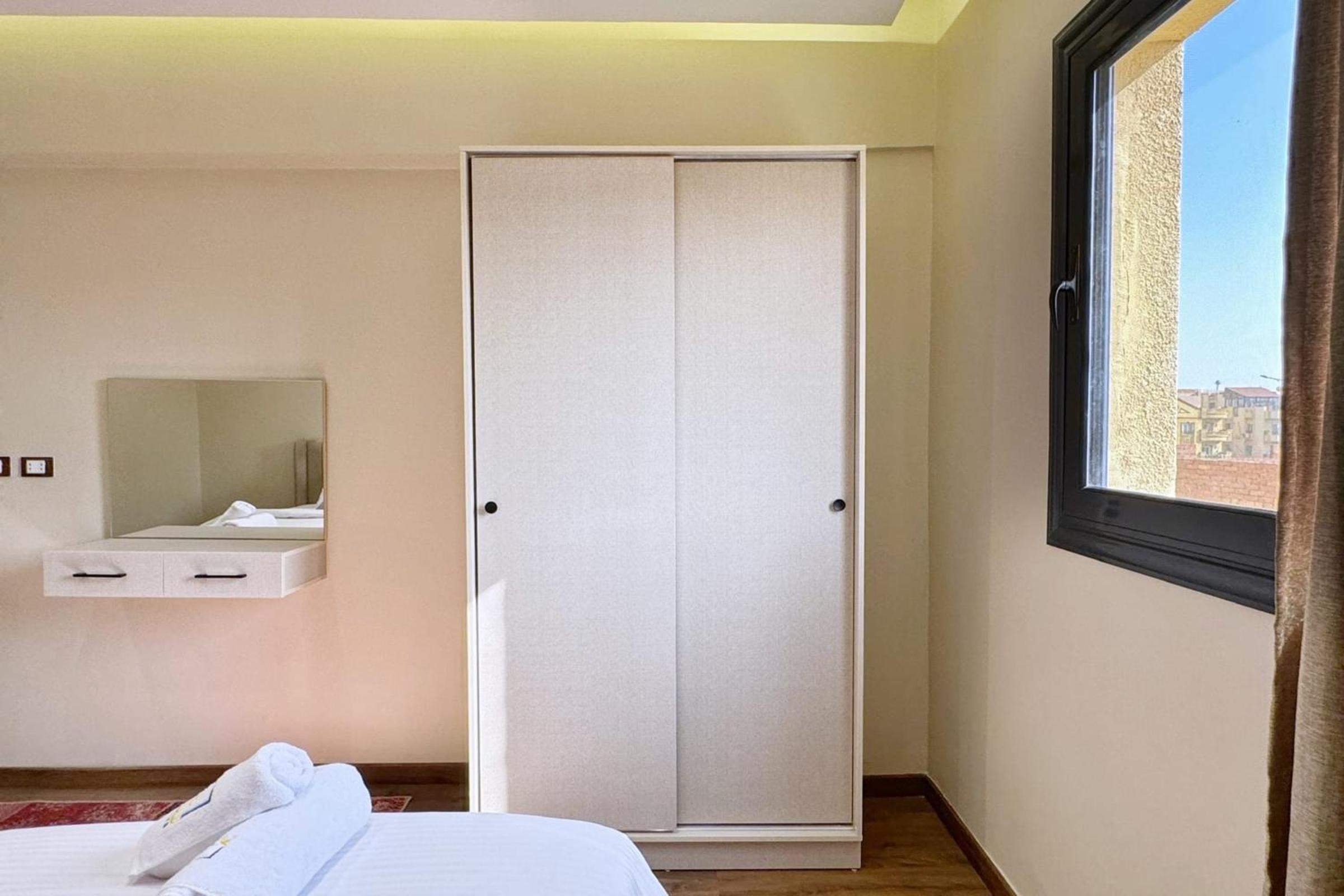 The Built-Up 2 BDR Condo 15 min to CAI Airpt