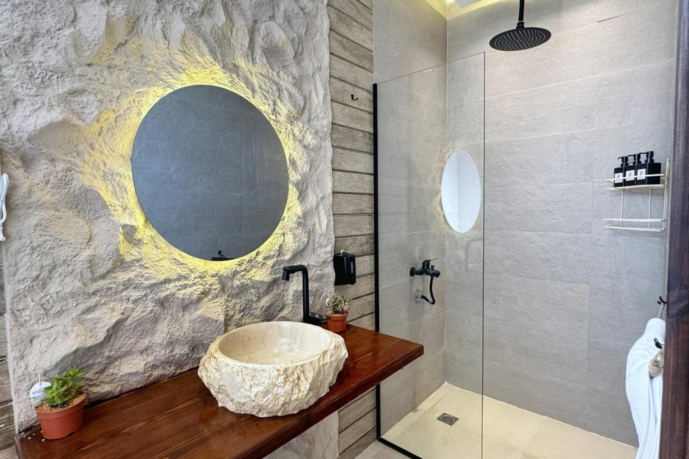 The Built-Up 2 BDR Condo 15 min to CAI Airpt