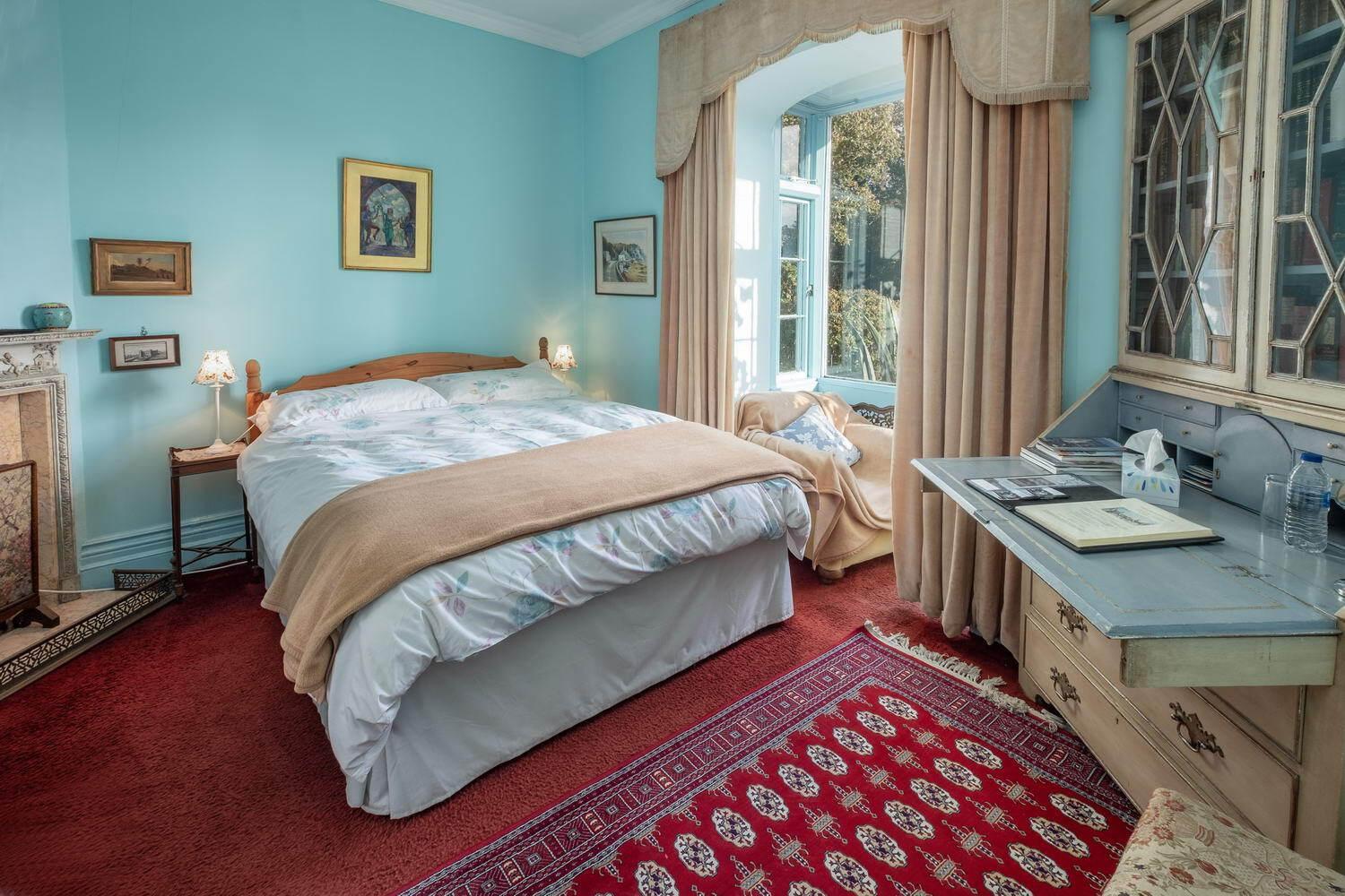 Lisle Combe