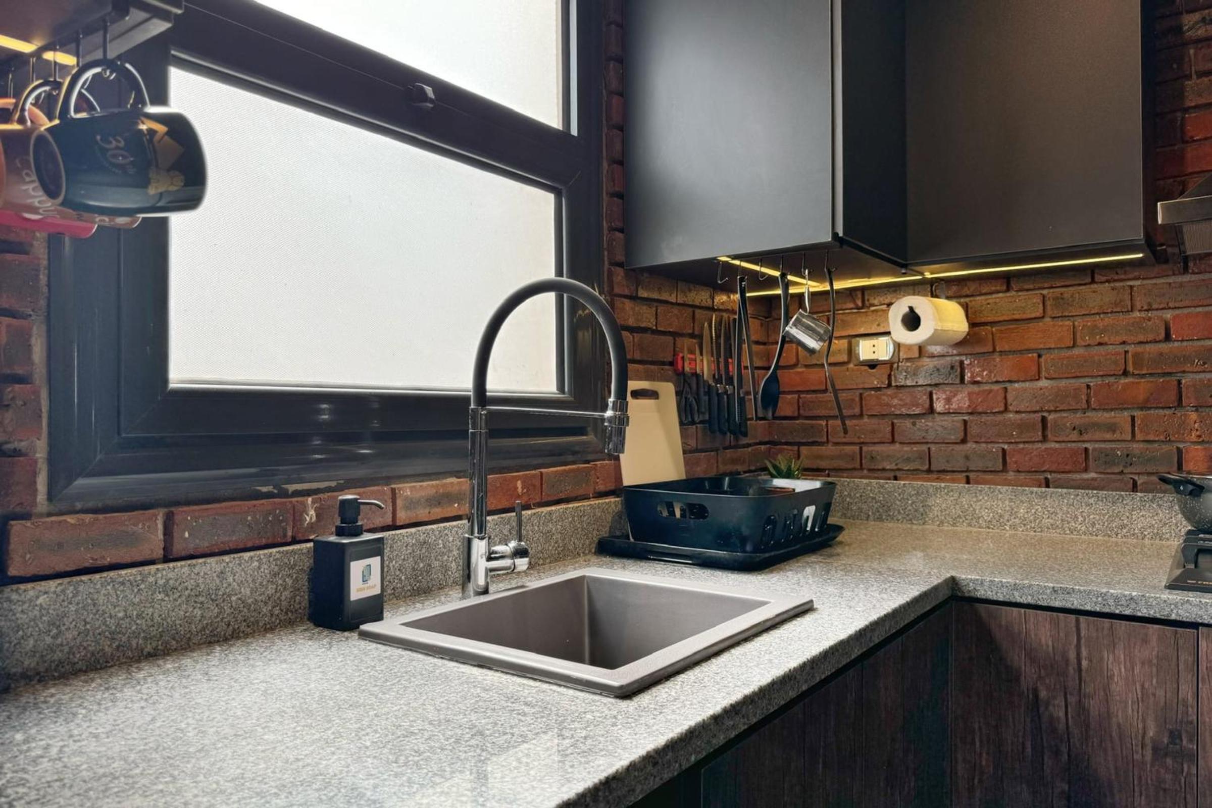 The Built-Up 2 BDR Condo 15 min to CAI Airpt