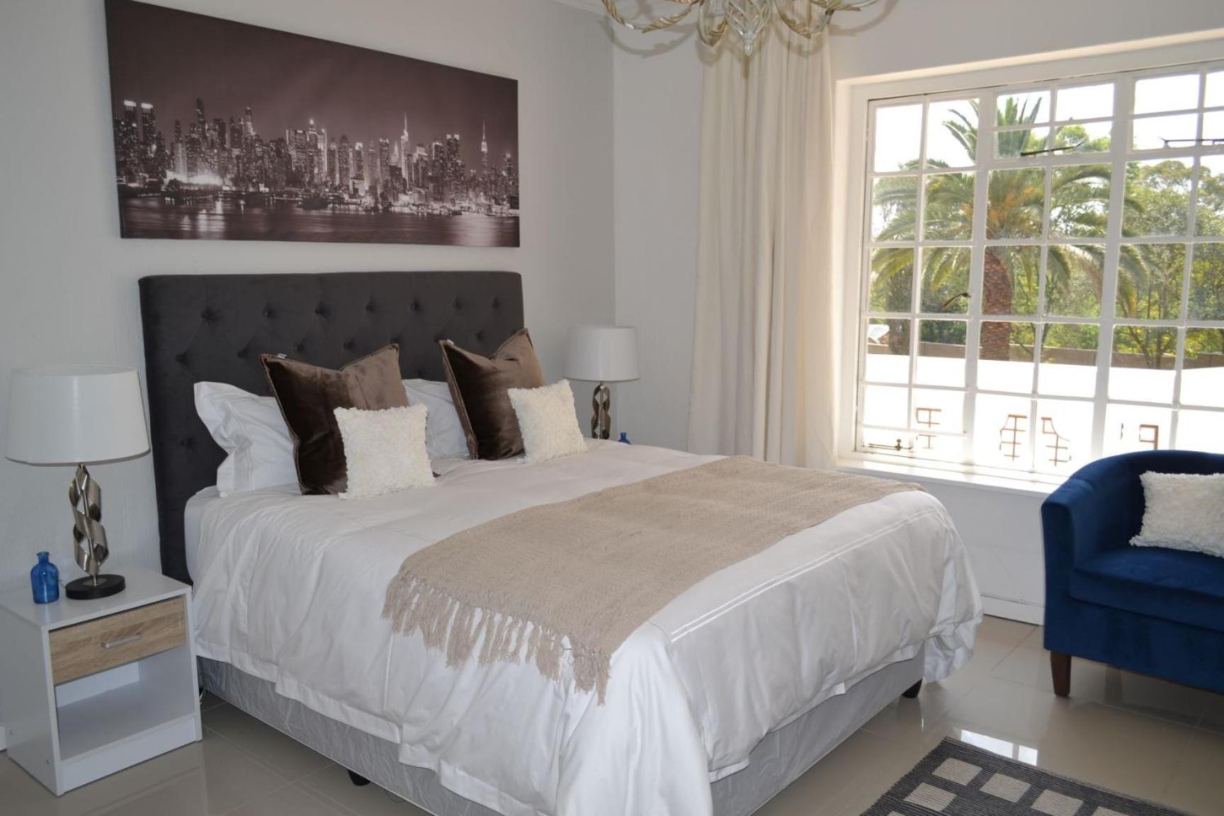 2 Woodmead Suites