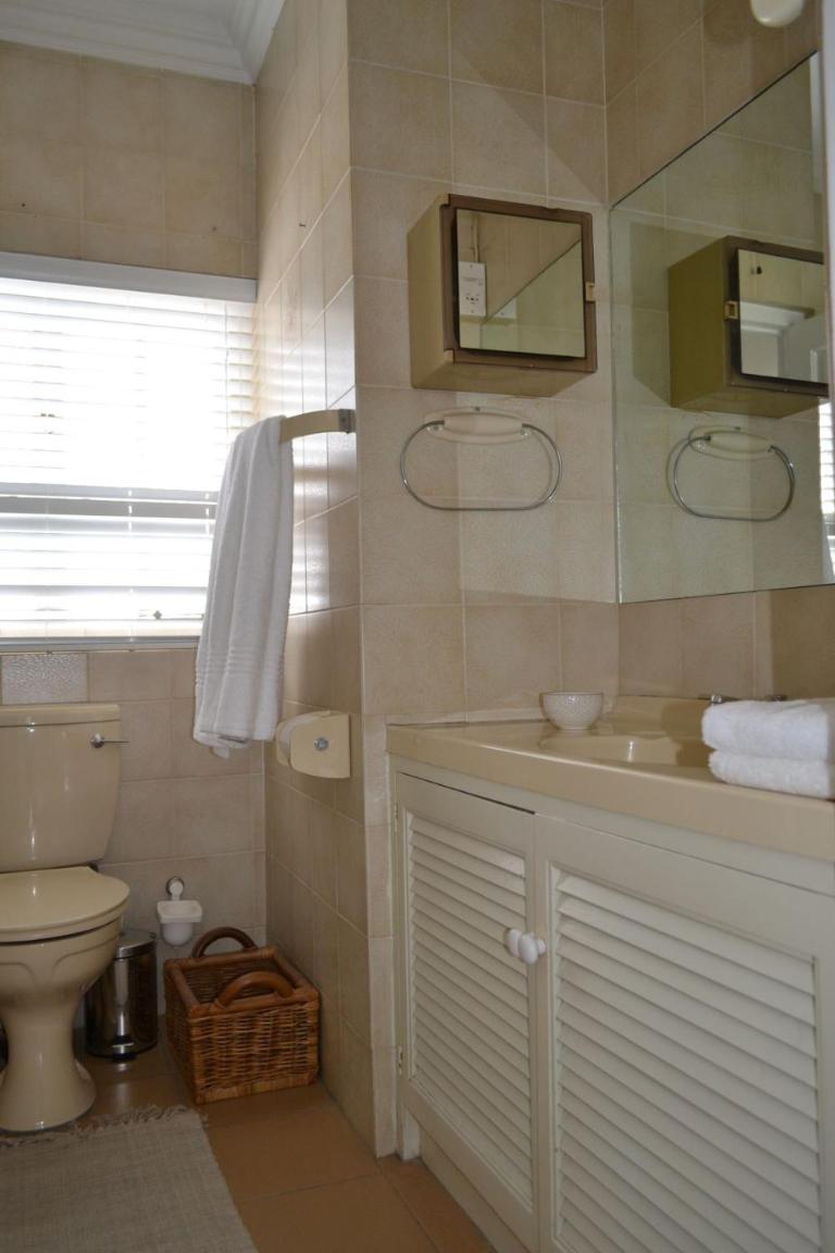 2 Woodmead Suites