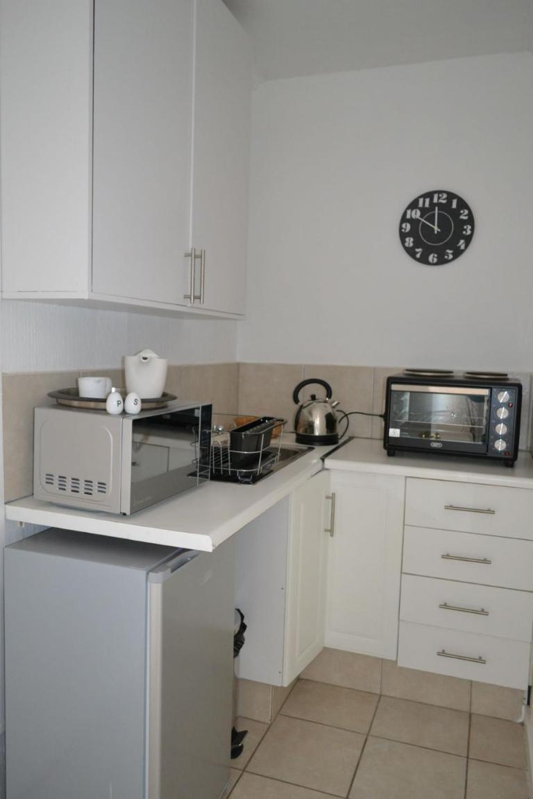 2 Woodmead Suites