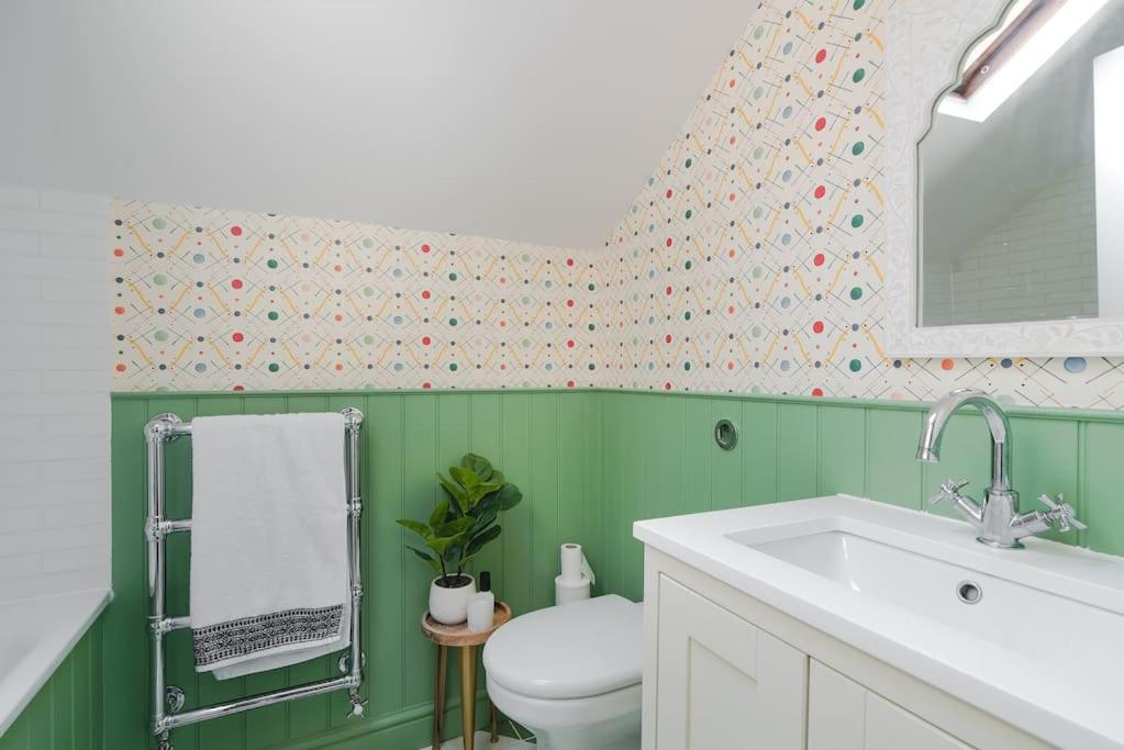 Adorable 2 bedroom guest house view 2