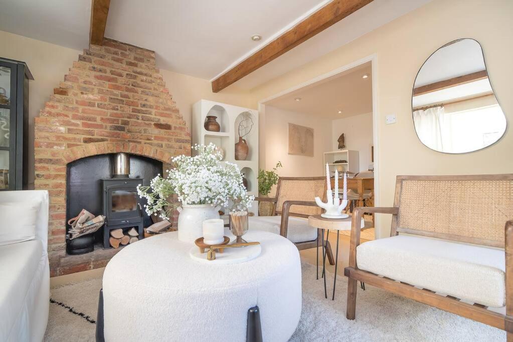 Adorable 2 bedroom guest house view 4