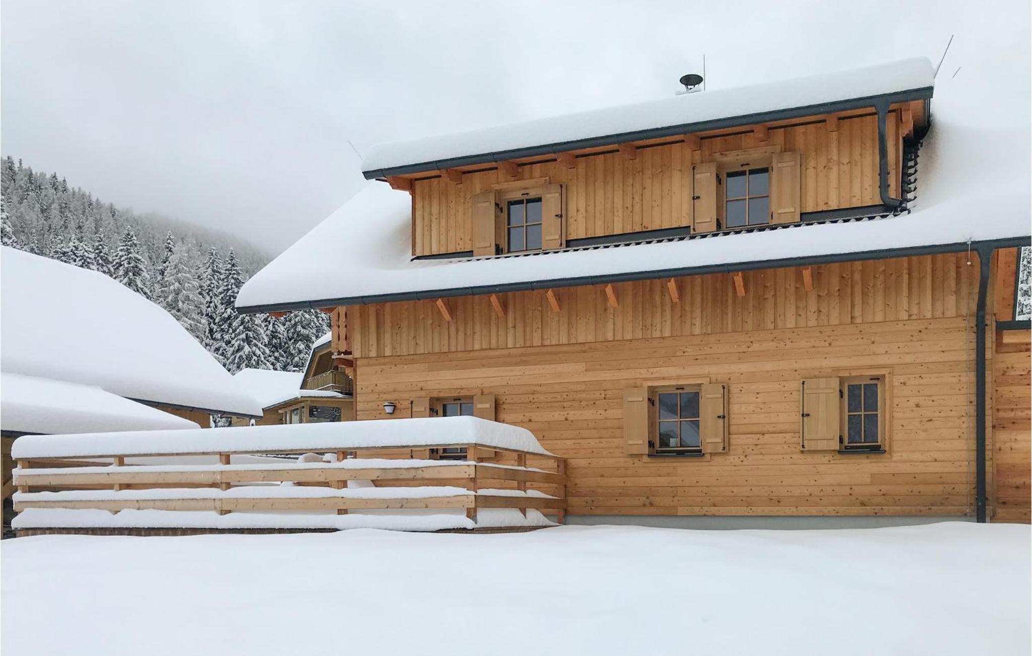 Schoenes Holzhaus In Flattnitz