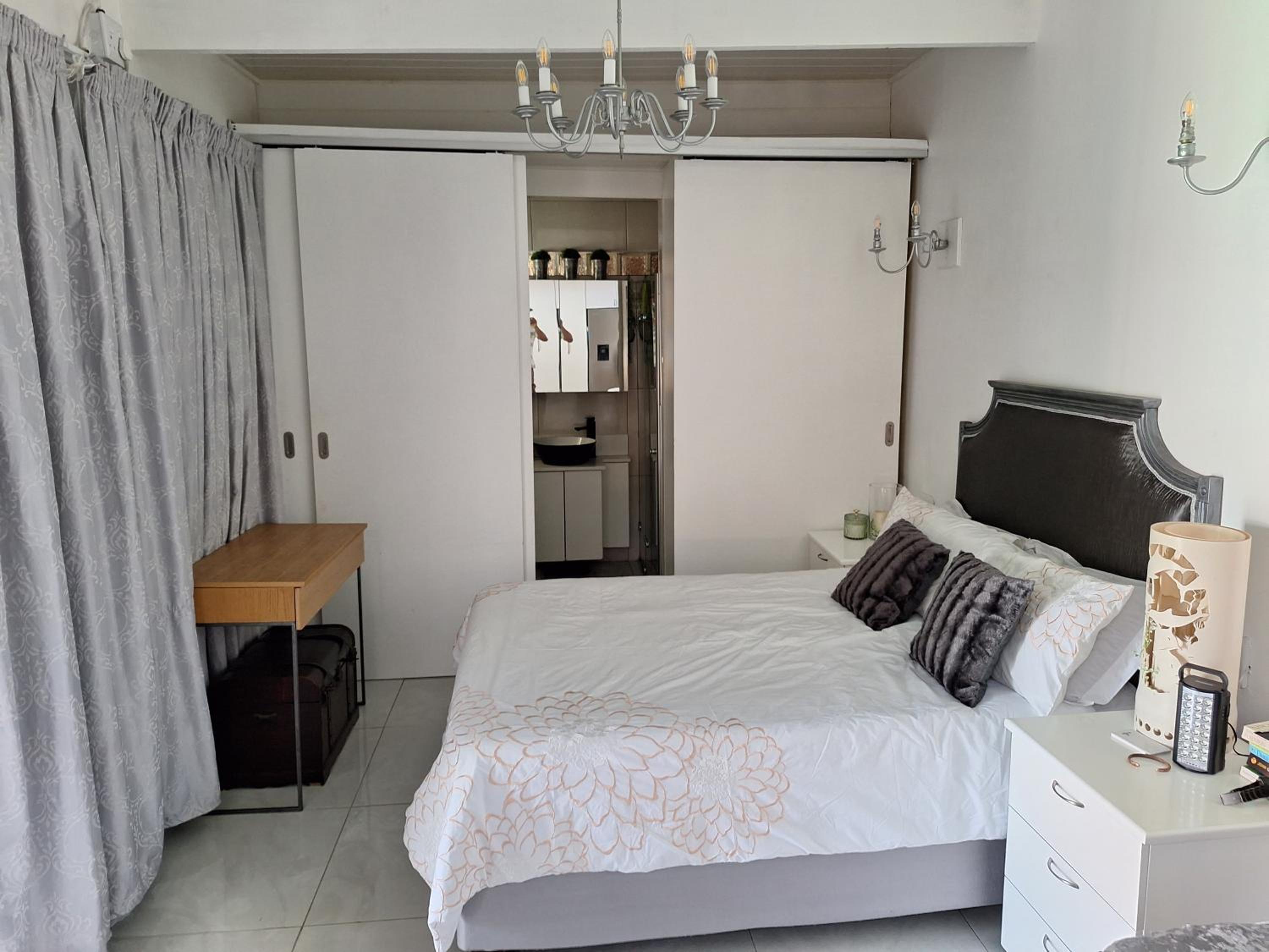 Cosy Cottage Cape Town view 5
