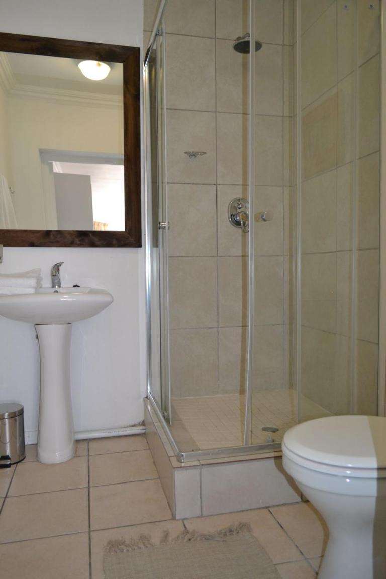 3 Woodmead Suites