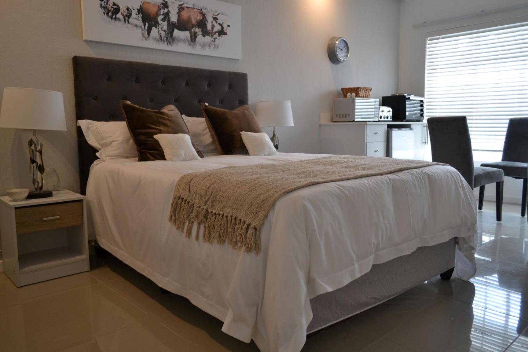 4 Woodmead Suites