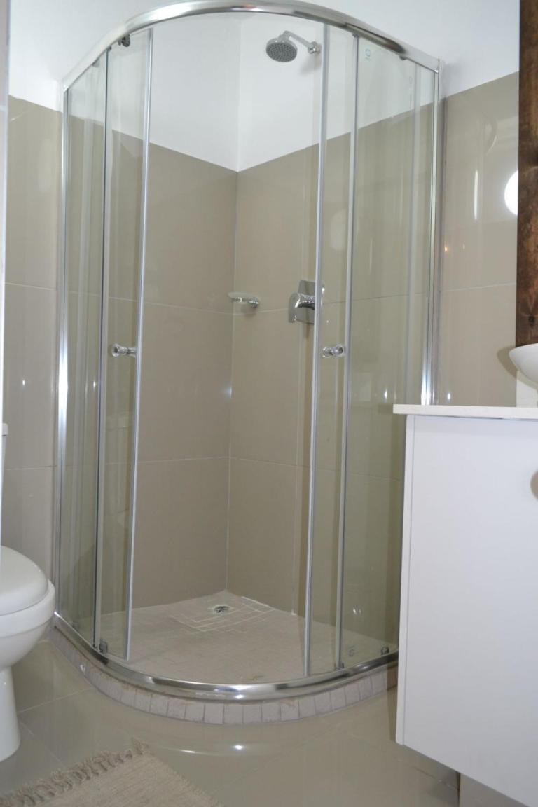 4 Woodmead Suites