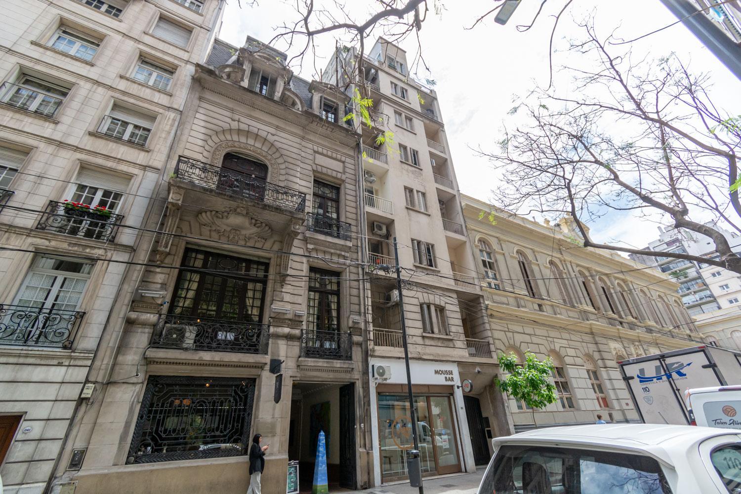 Hermoso y cómodo dúplex en la mejor zona de Recoleta sobre la calle Paraná