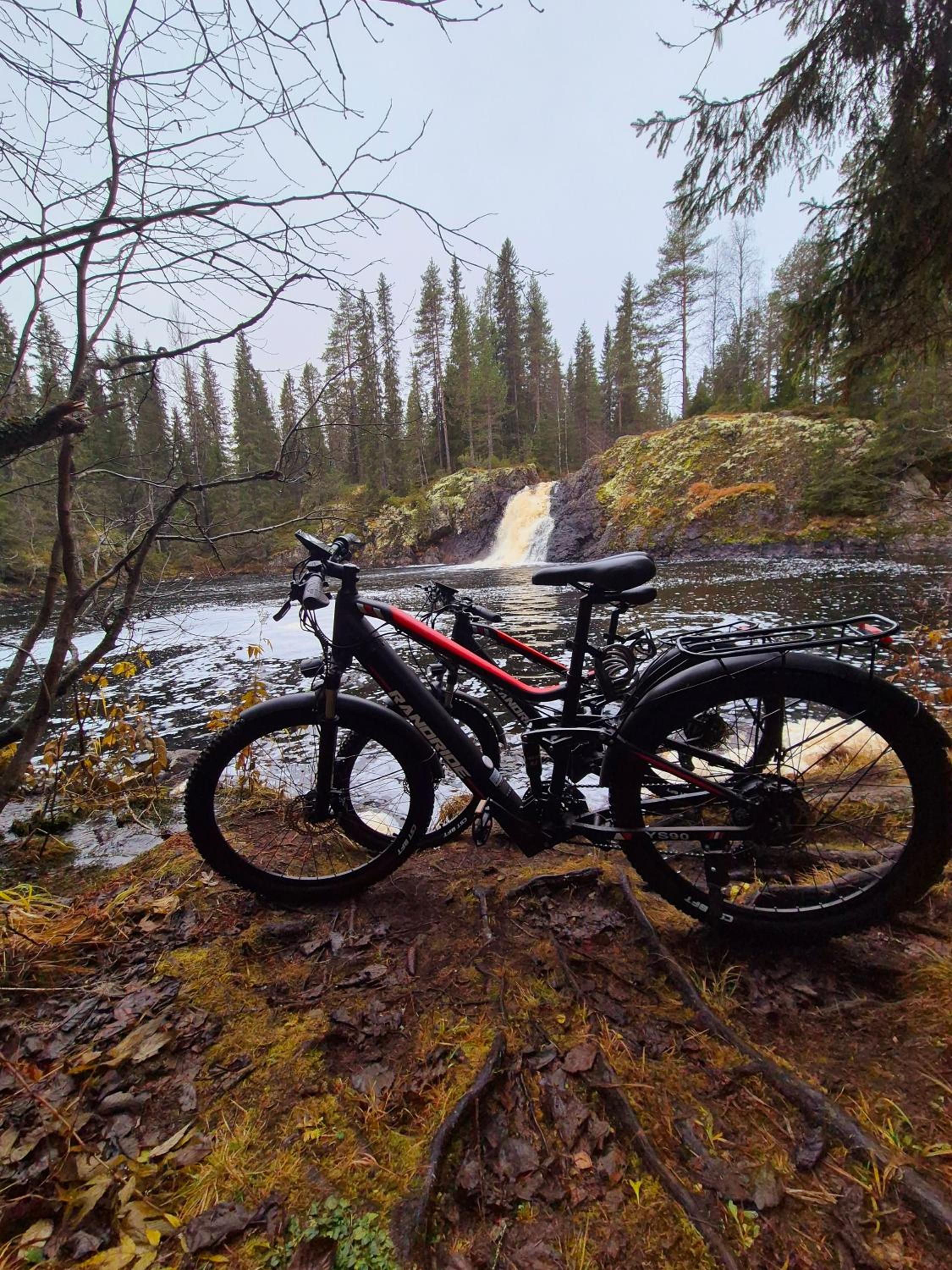 Ukkohalla, Sivumäki