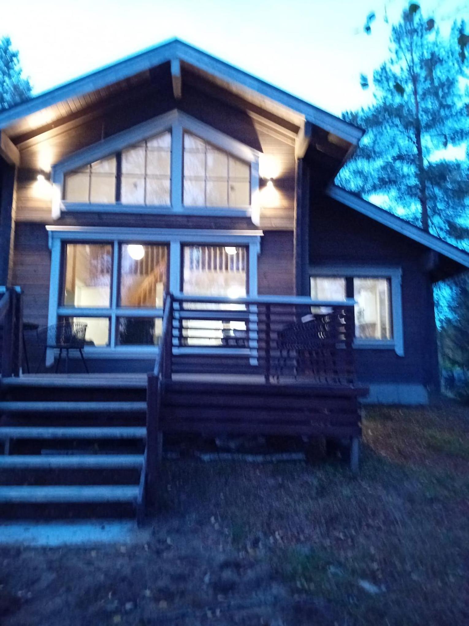 Ukkohalla, Sivumäki