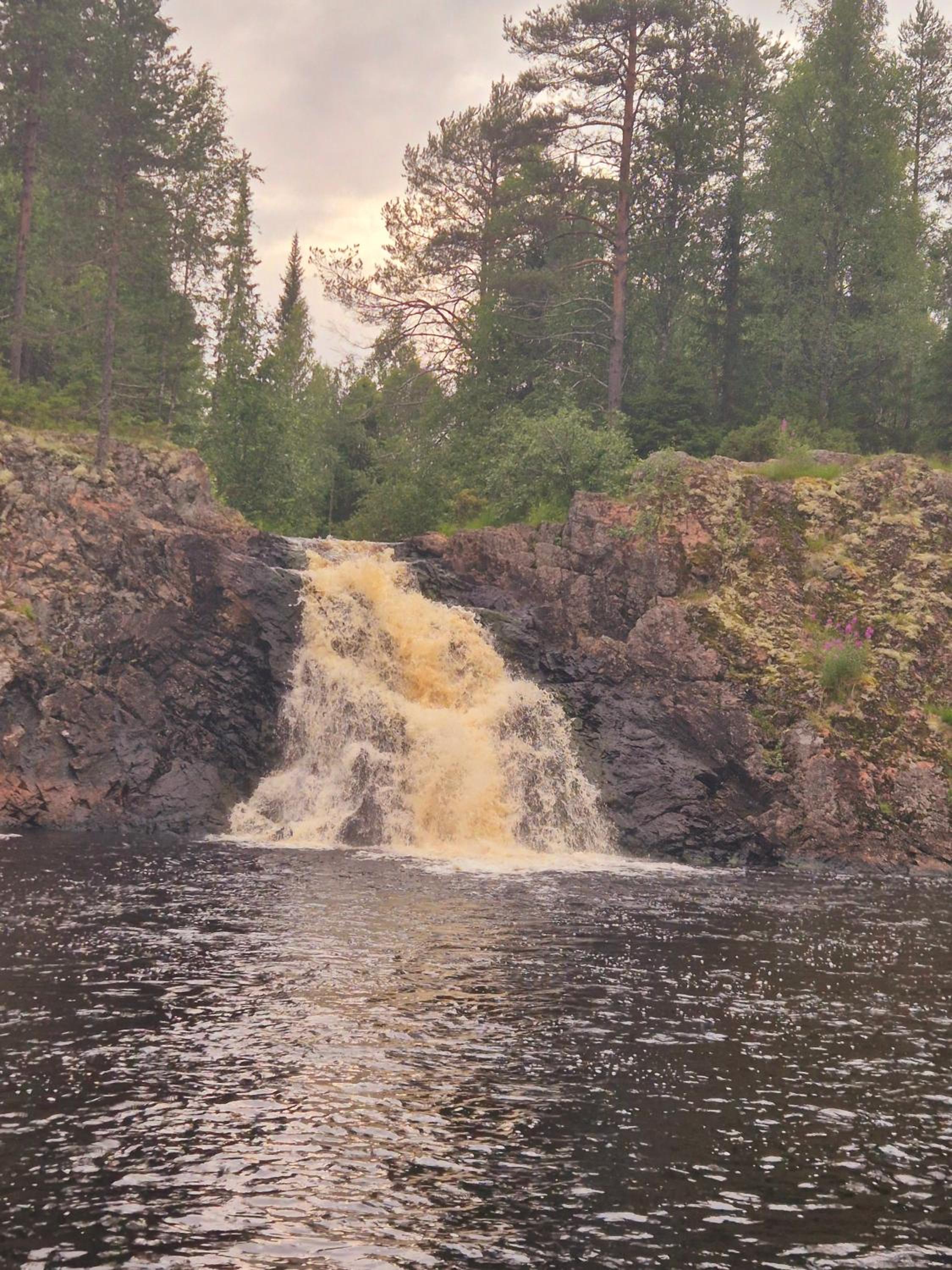 Ukkohalla, Sivumäki