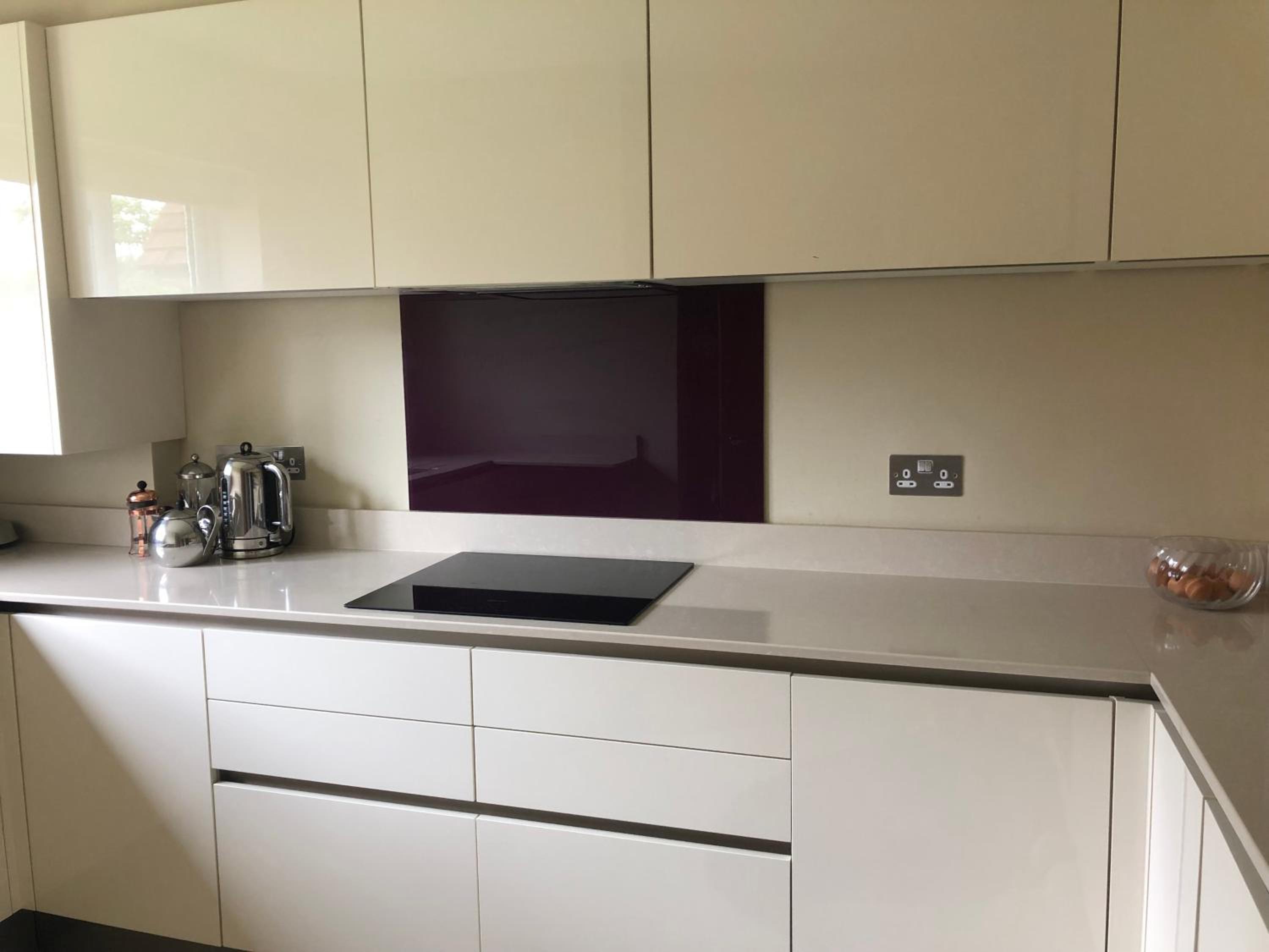 Bright, modern & close to historic town view 3