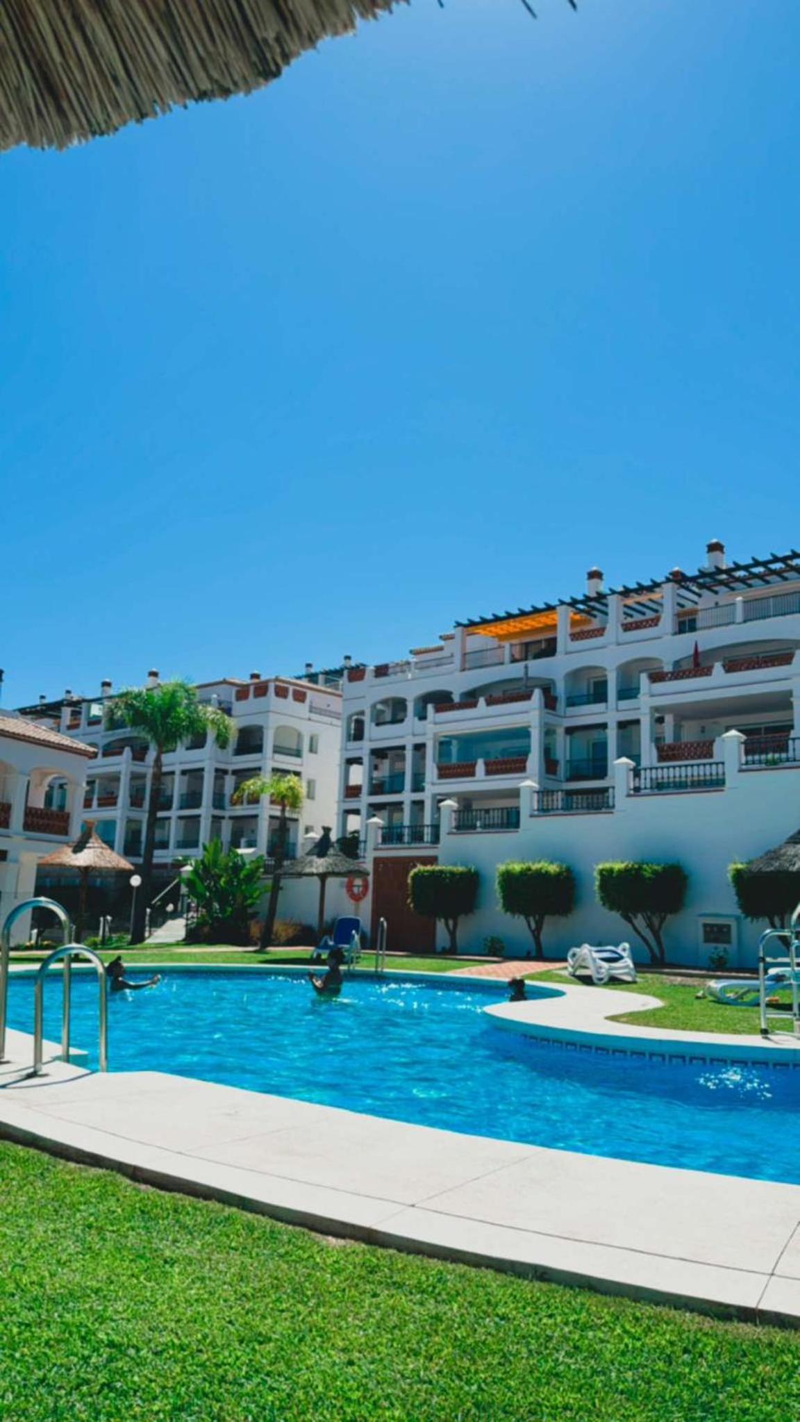 2 bedroom apartment Calahonda hills, Mijas photo 4