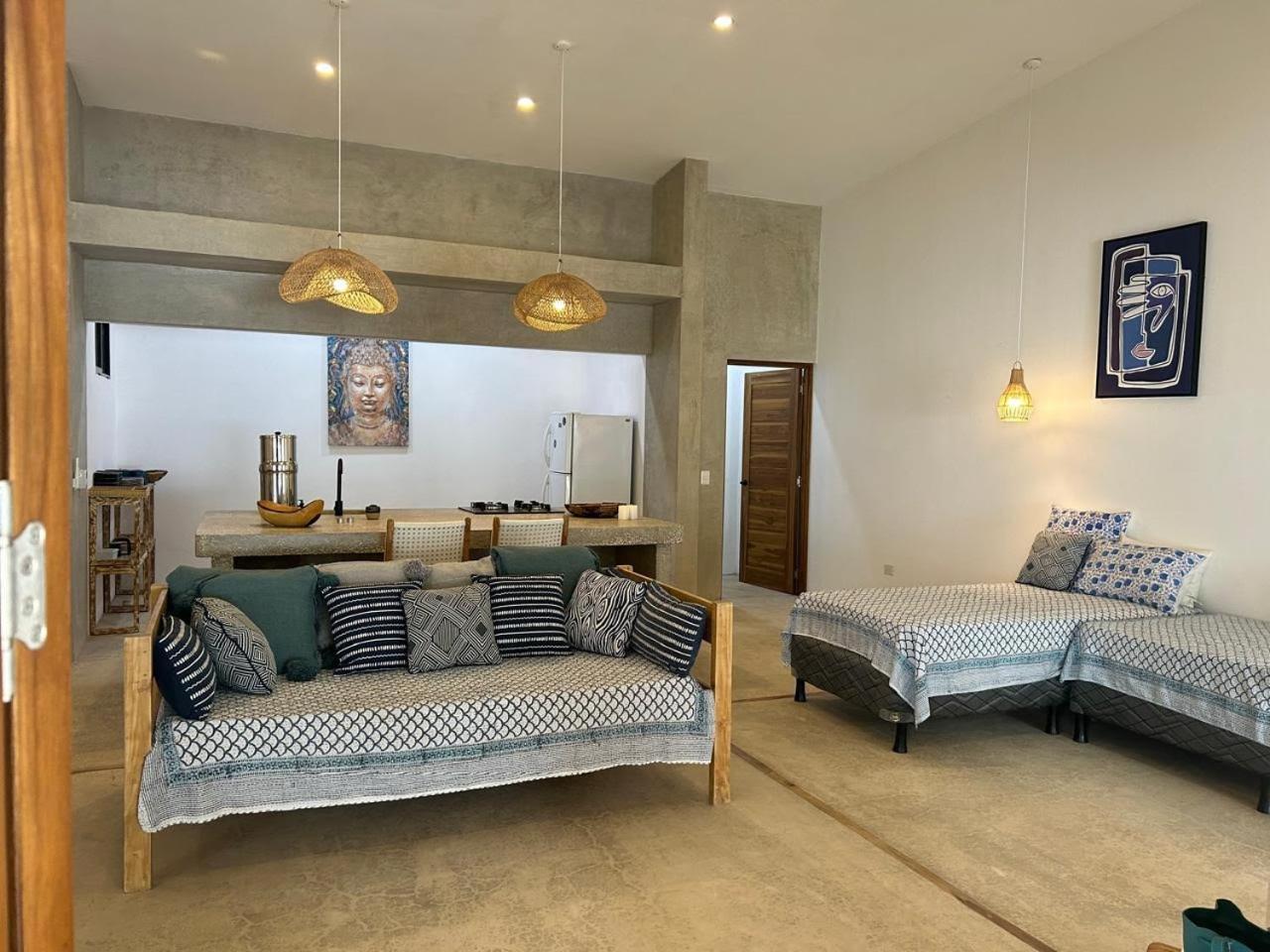 Sandy cove ,surf house