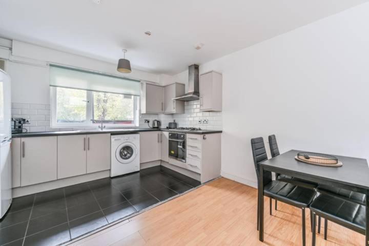 3 bedrooms flat Crystal Palace view 4