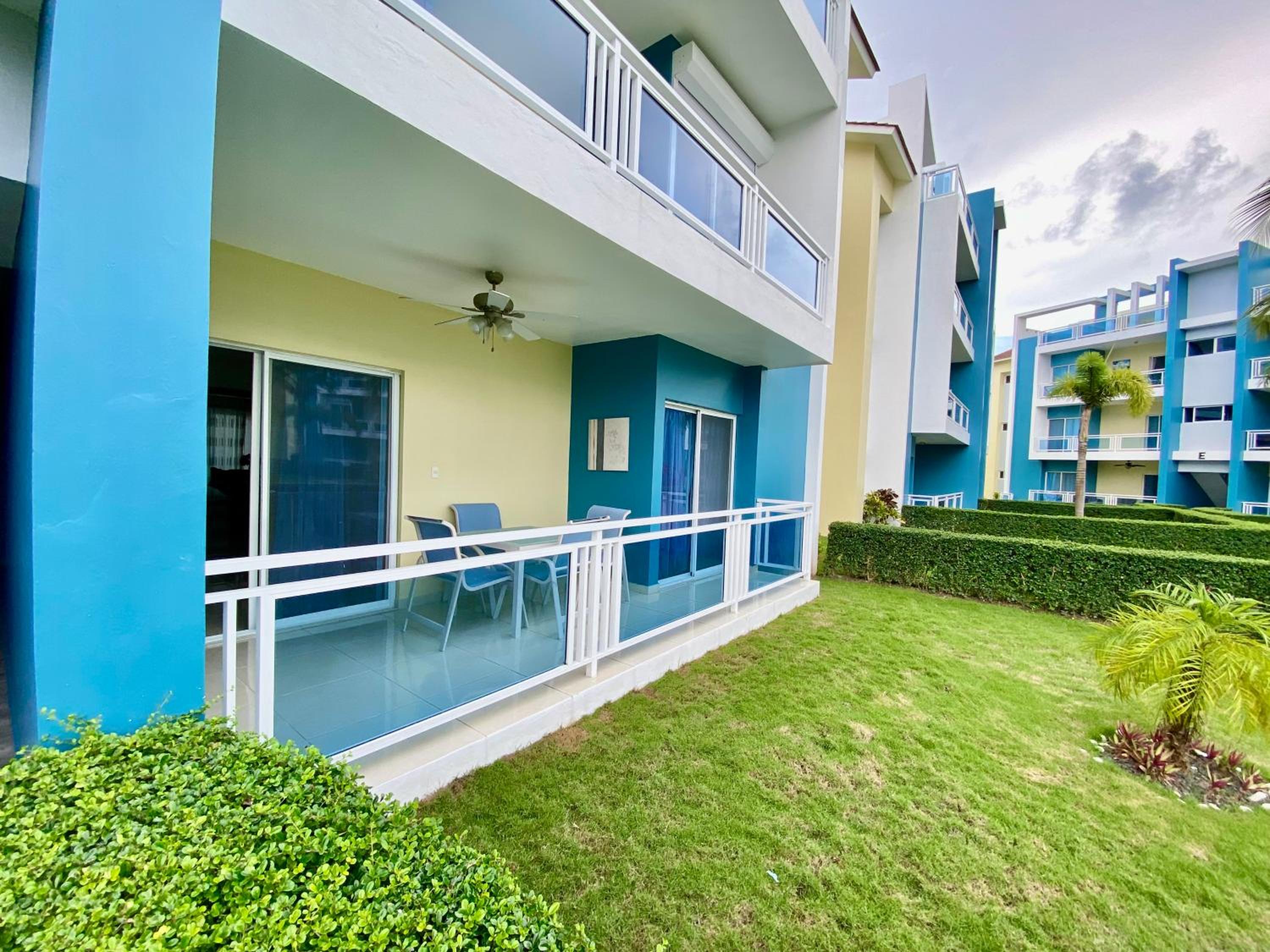 Radiant Realm Residence Free Parking BBQ Central los Corales