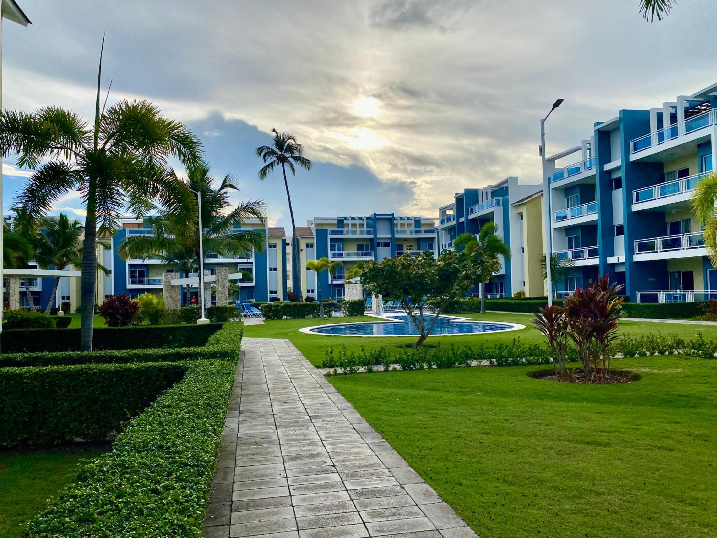 Radiant Realm Residence Free Parking BBQ Central los Corales