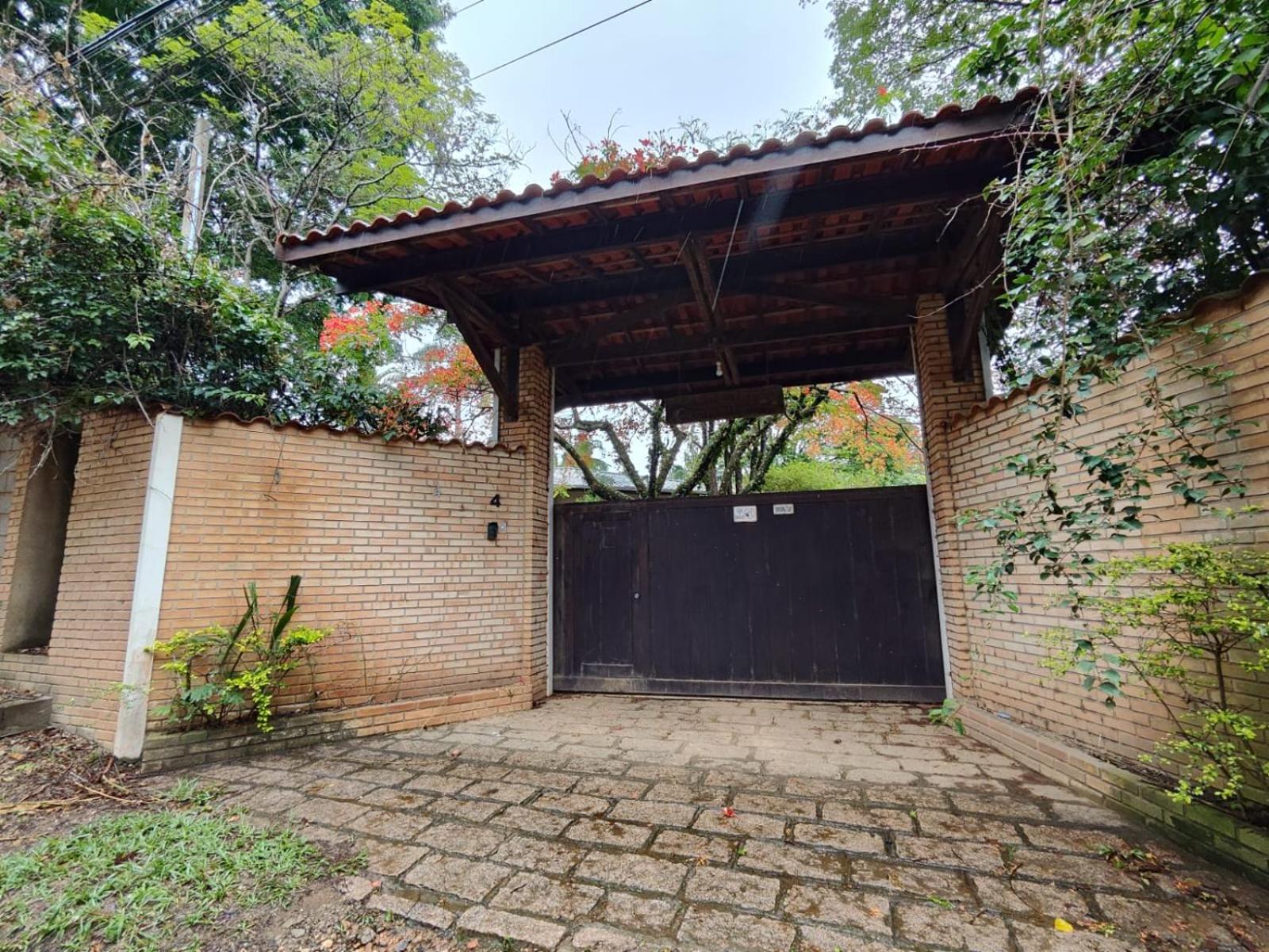 Chácara 5 suítes e piscina em Cabreúva