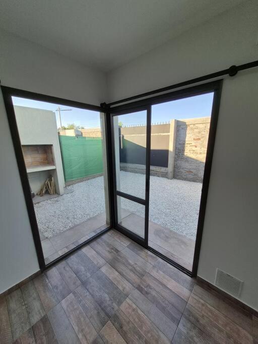 Alquilo casa Barrio Vista Oliva