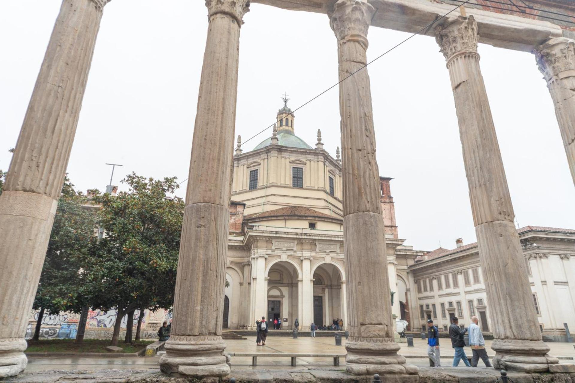 Charming 2-Bedroom Apartment in Milanese Building