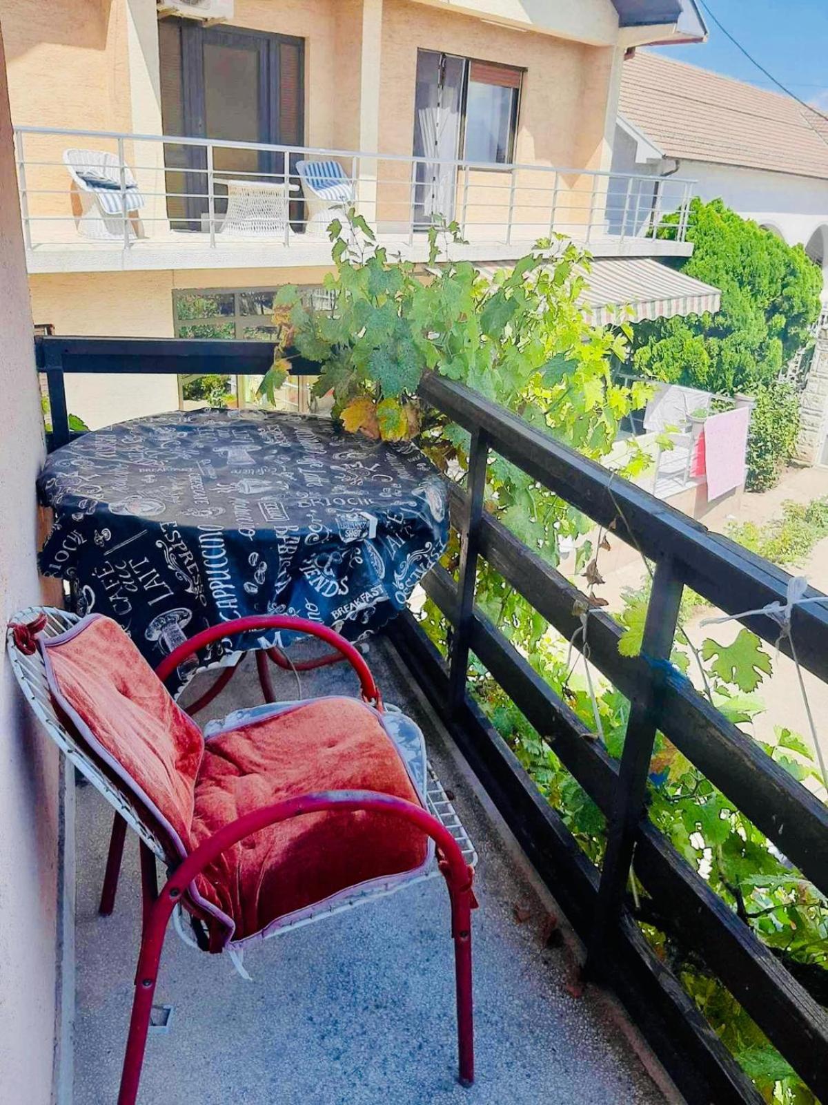 Nina Apartments