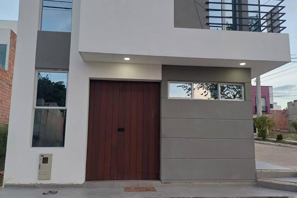 Casa con Piscina Privada Carmen de Apicala Aire
