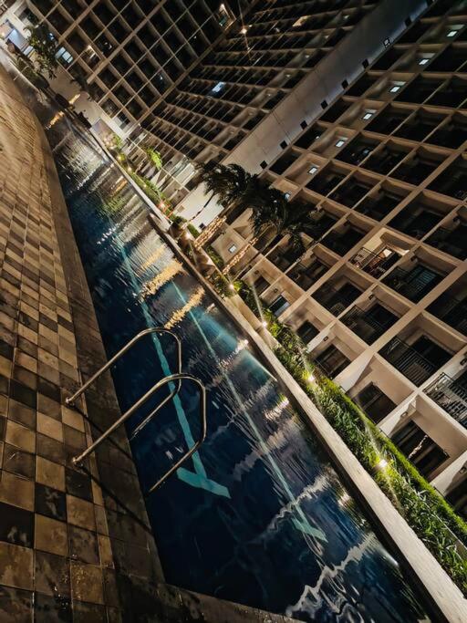 Candid Suite by ARL