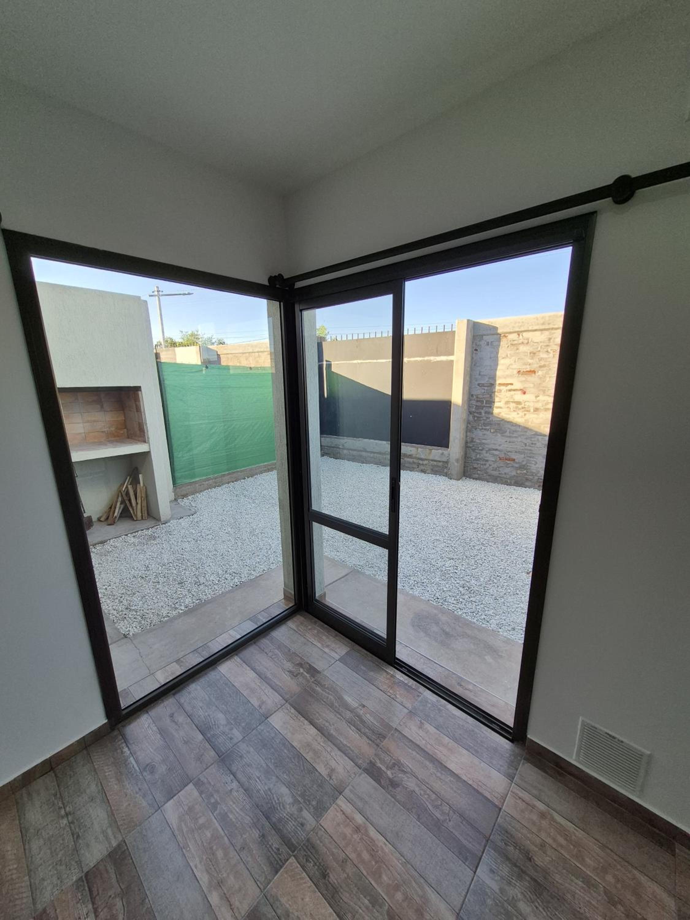 Alquilo casa Barrio Vista Oliva