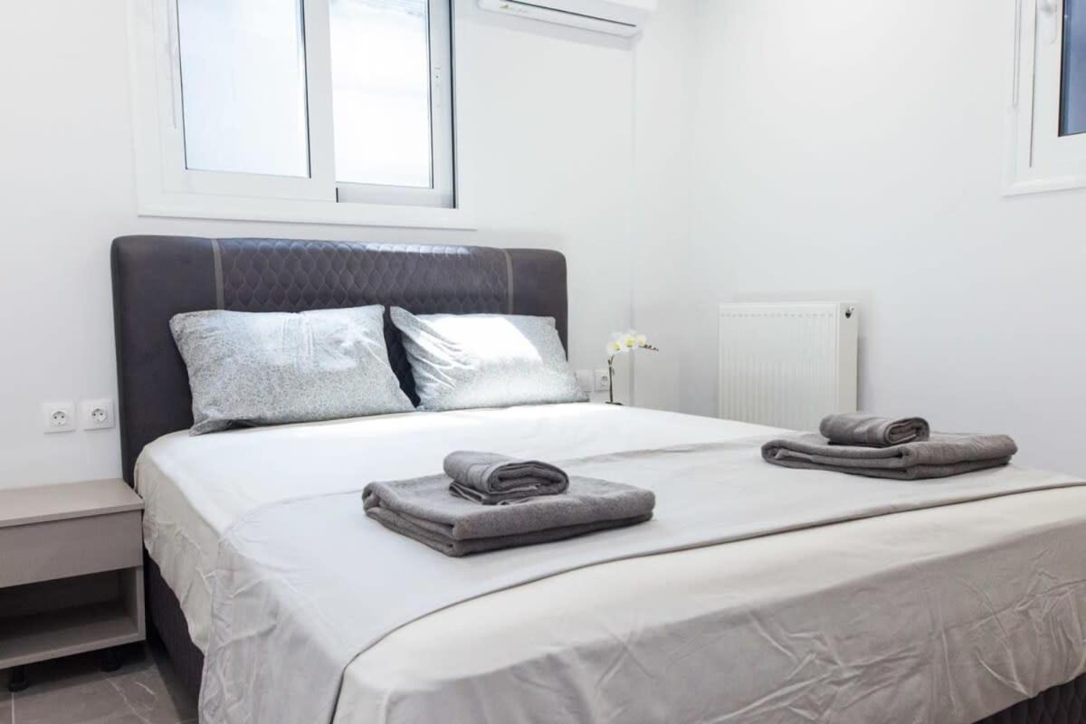 Stylish Brand New Apt near Megaro Mousikis