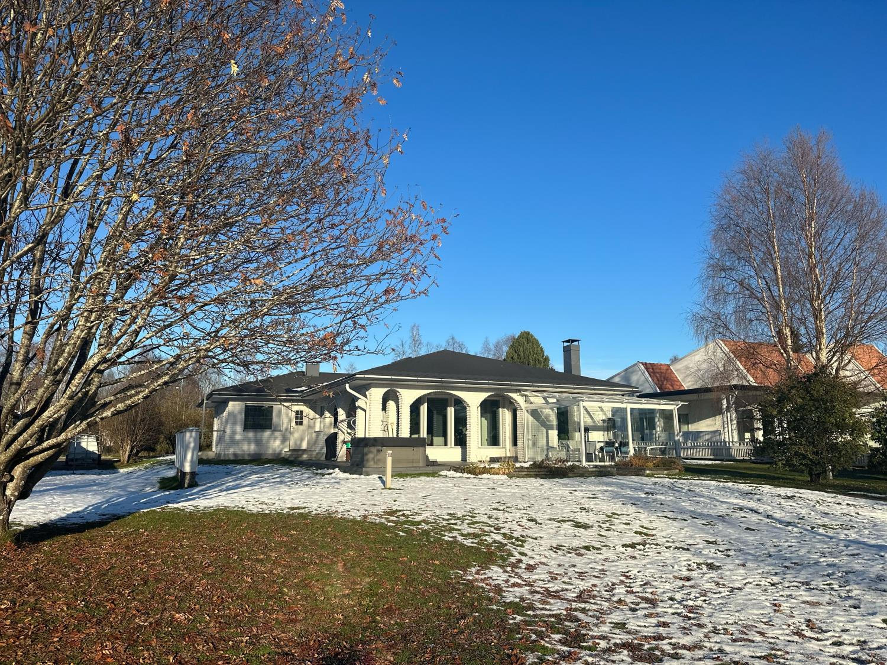 Villa Aurora Riverside by BookLapland