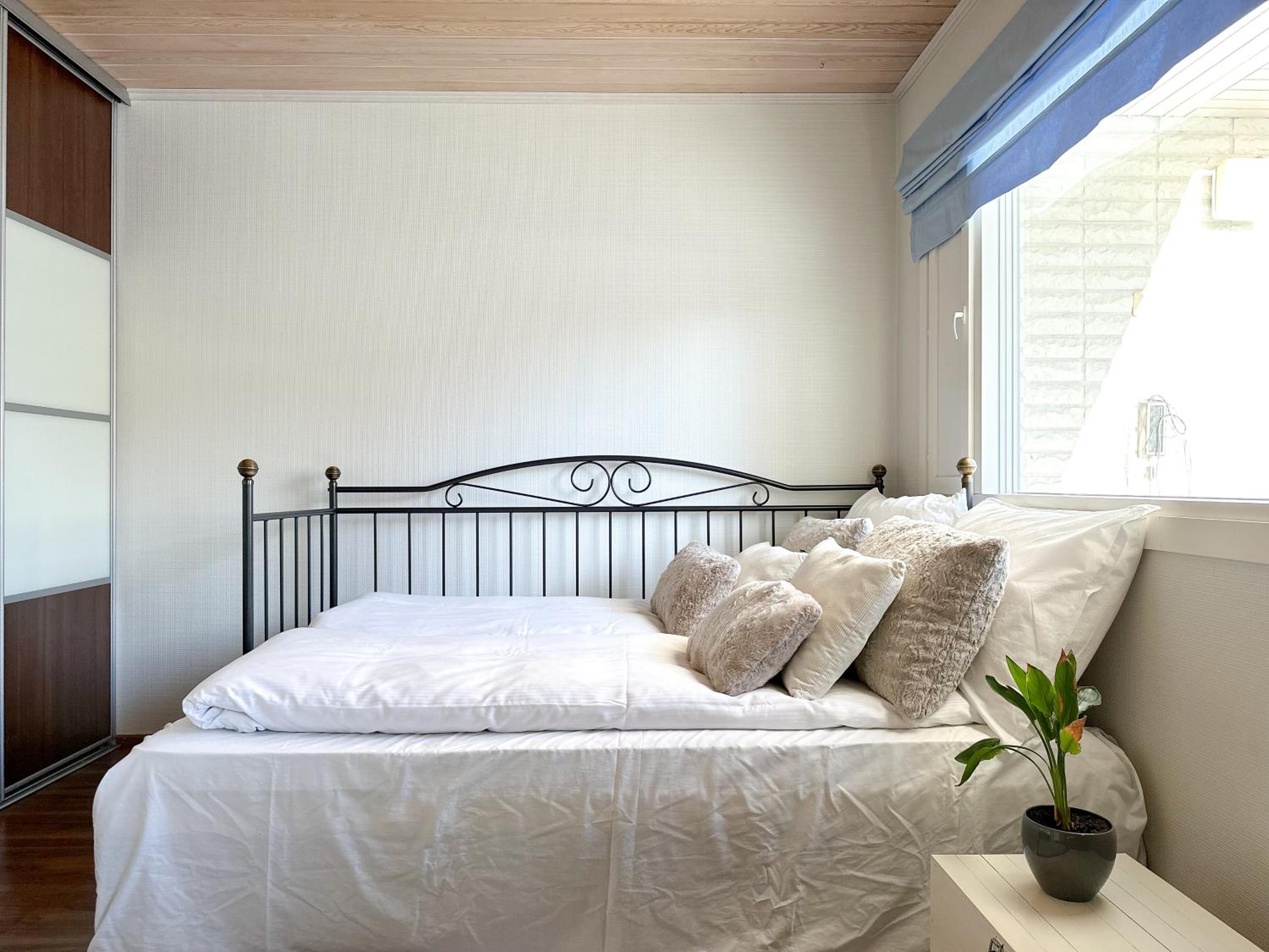 Villa Aurora Riverside by BookLapland