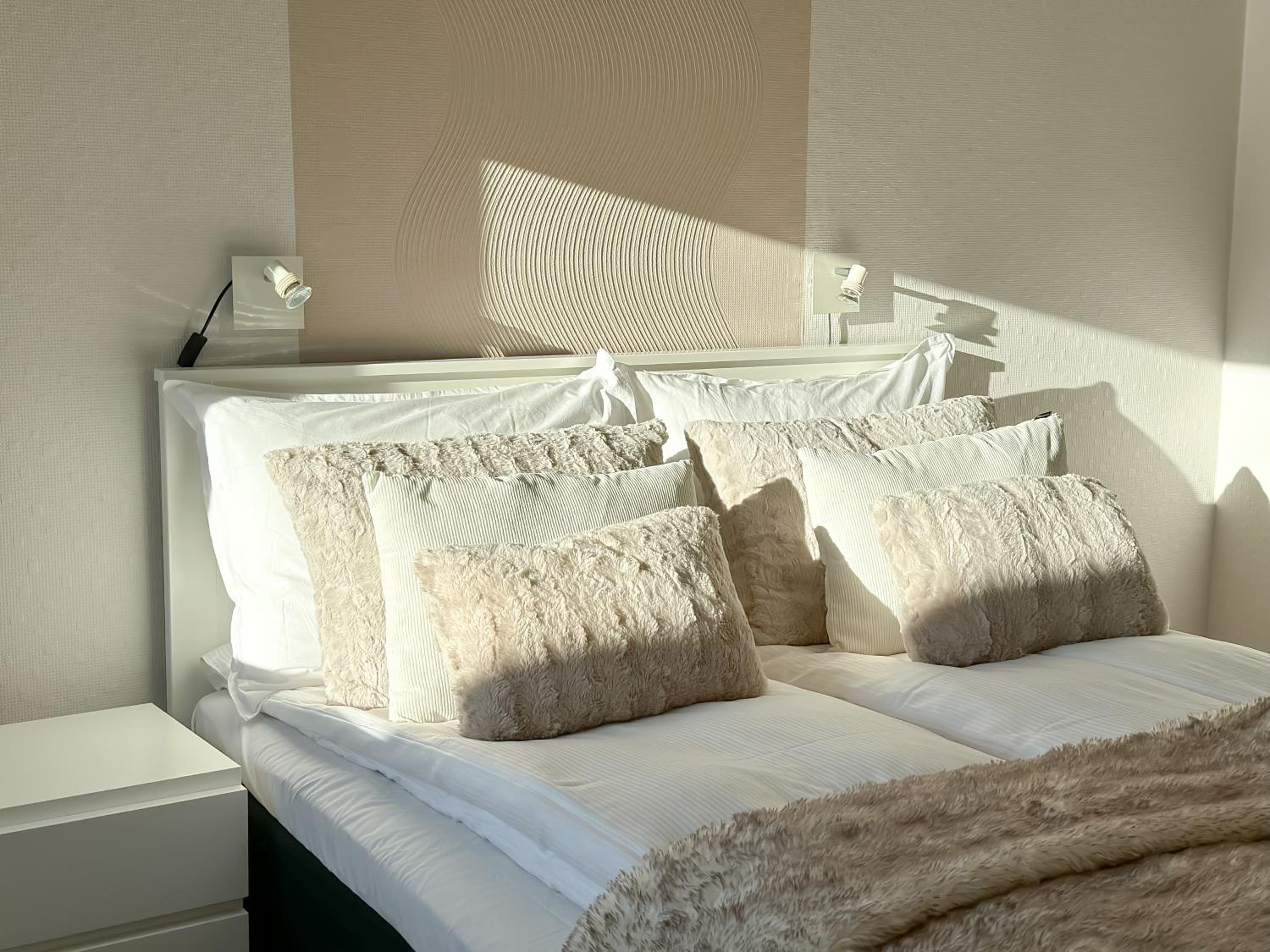 Villa Aurora Riverside by BookLapland