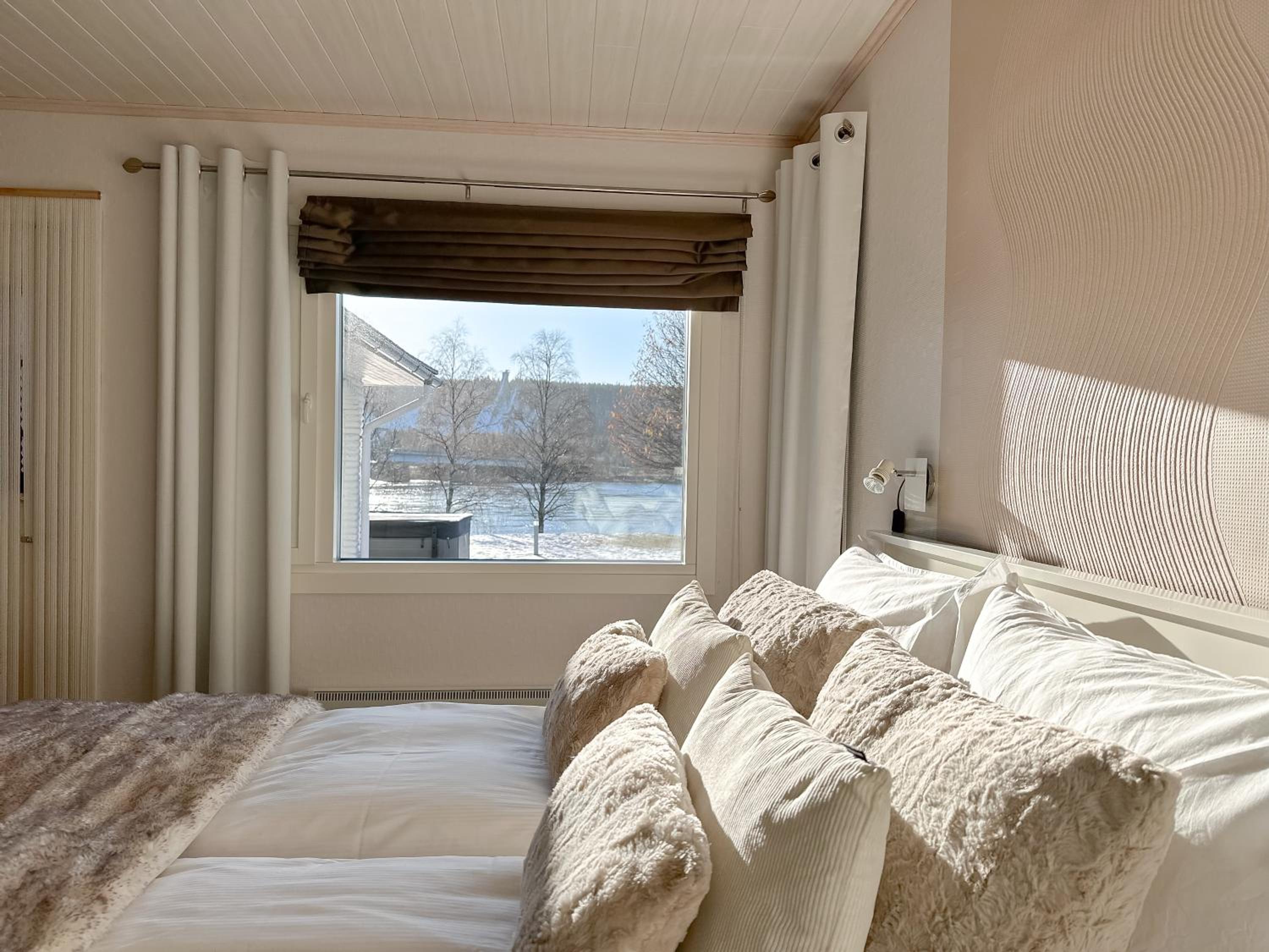 Villa Aurora Riverside by BookLapland