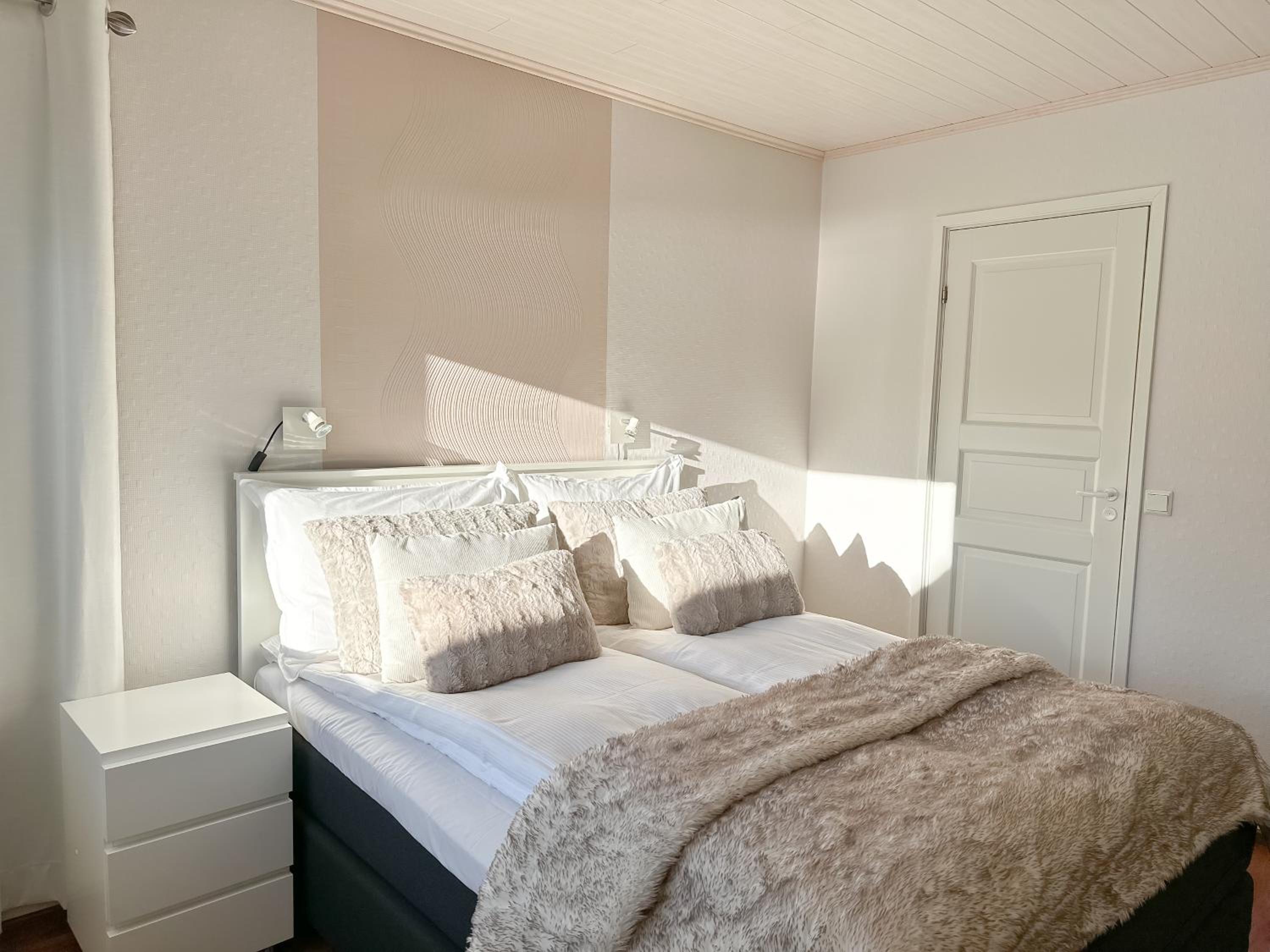 Villa Aurora Riverside by BookLapland