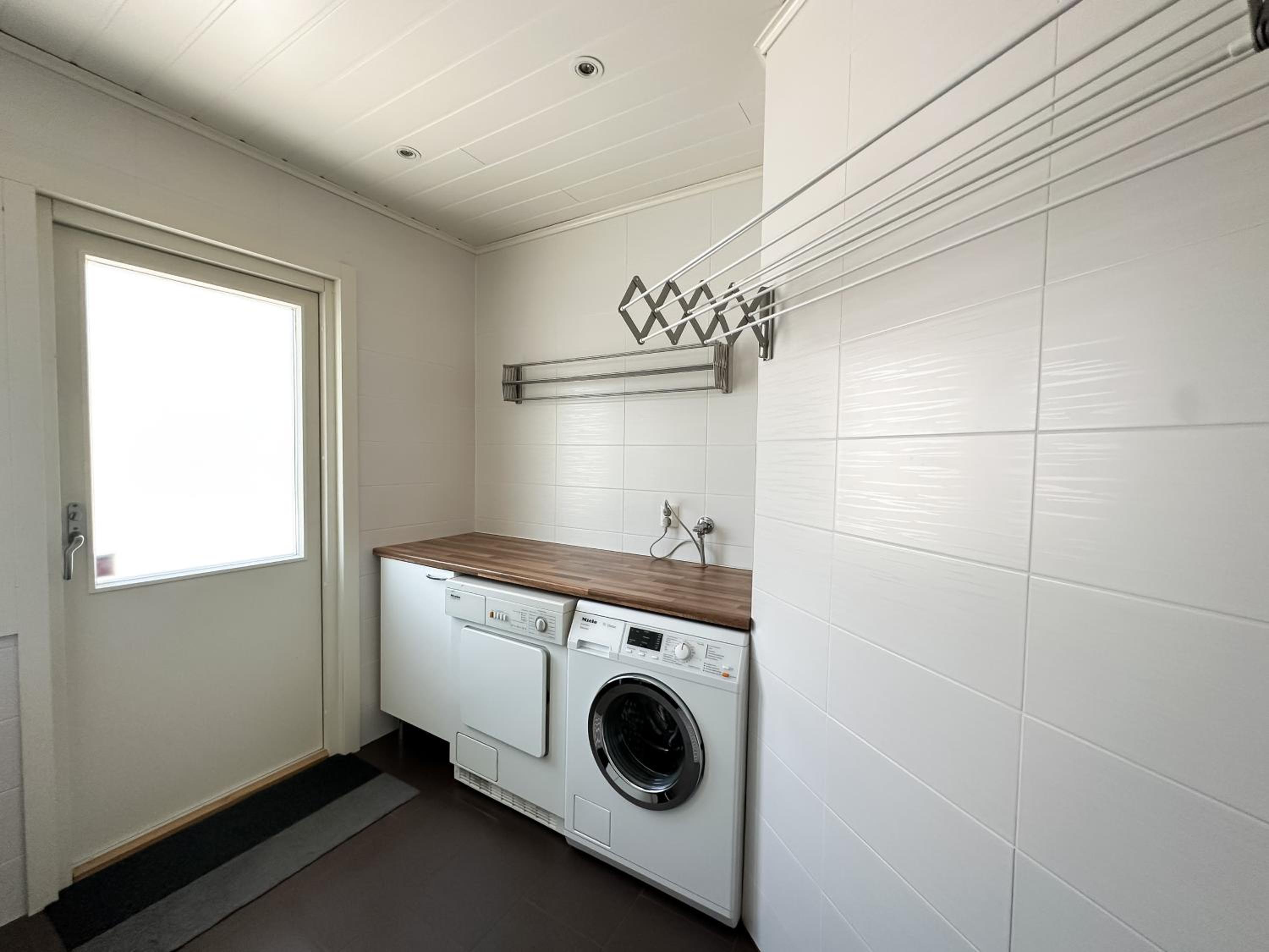 Villa Aurora Riverside by BookLapland