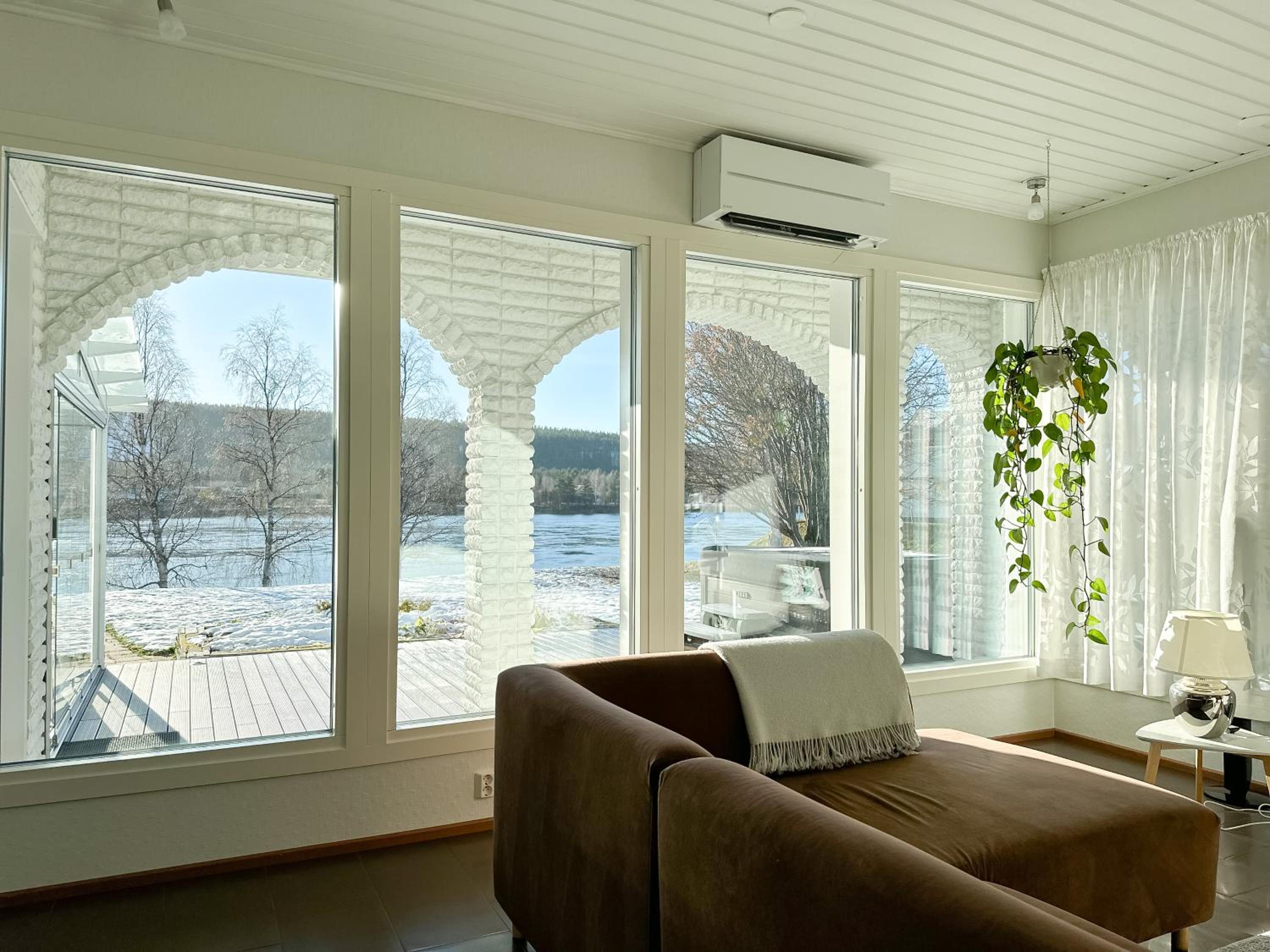 Villa Aurora Riverside by BookLapland