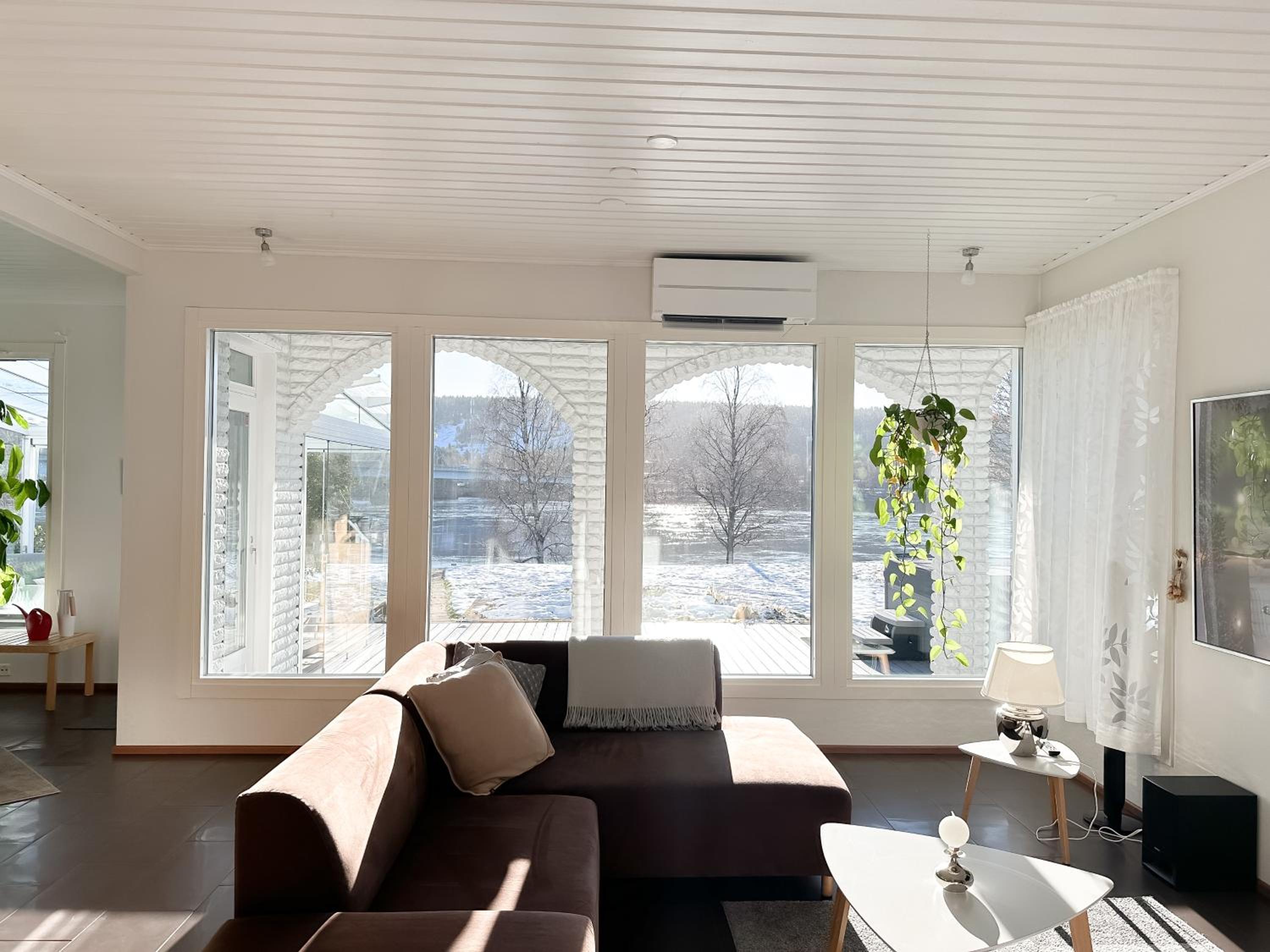 Villa Aurora Riverside by BookLapland