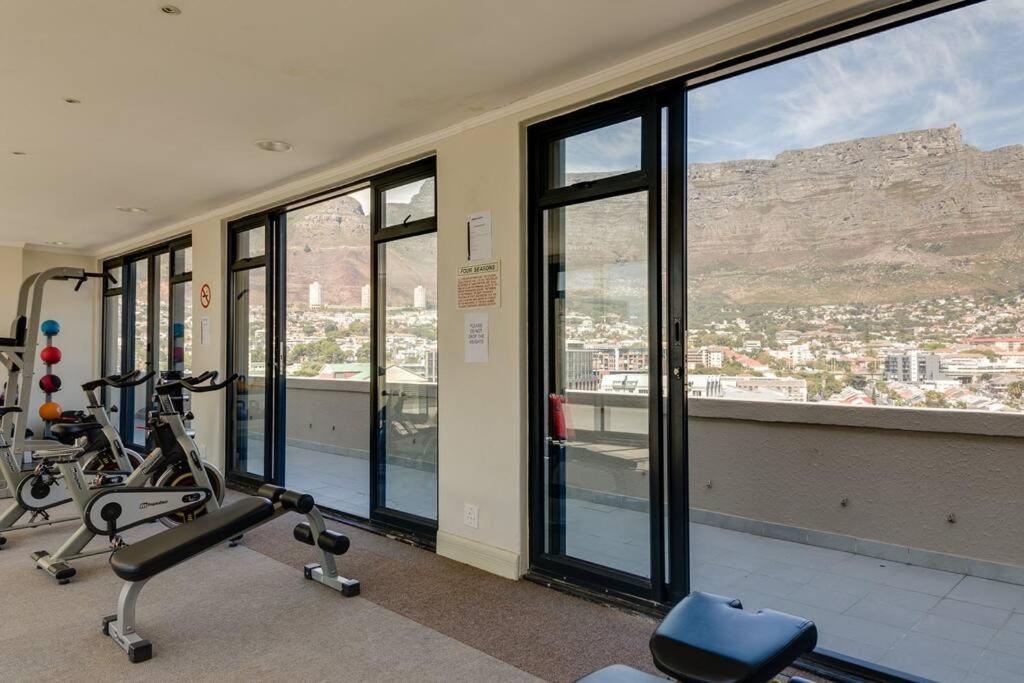 Cosy Apartment in Cape Town view 3