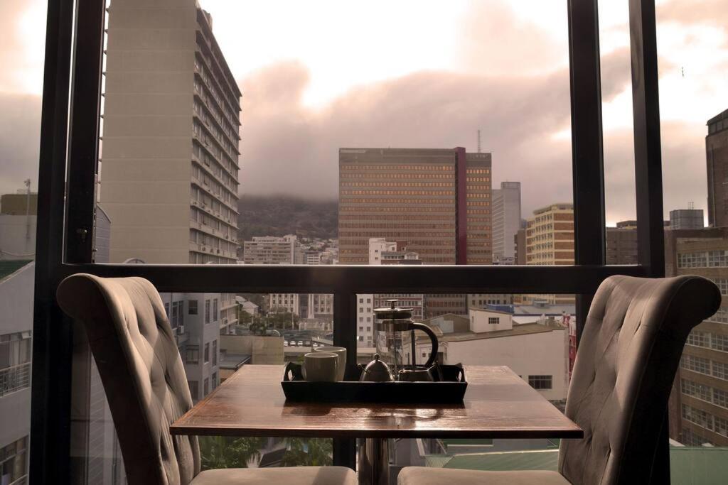 Cosy Apartment in Cape Town view 4