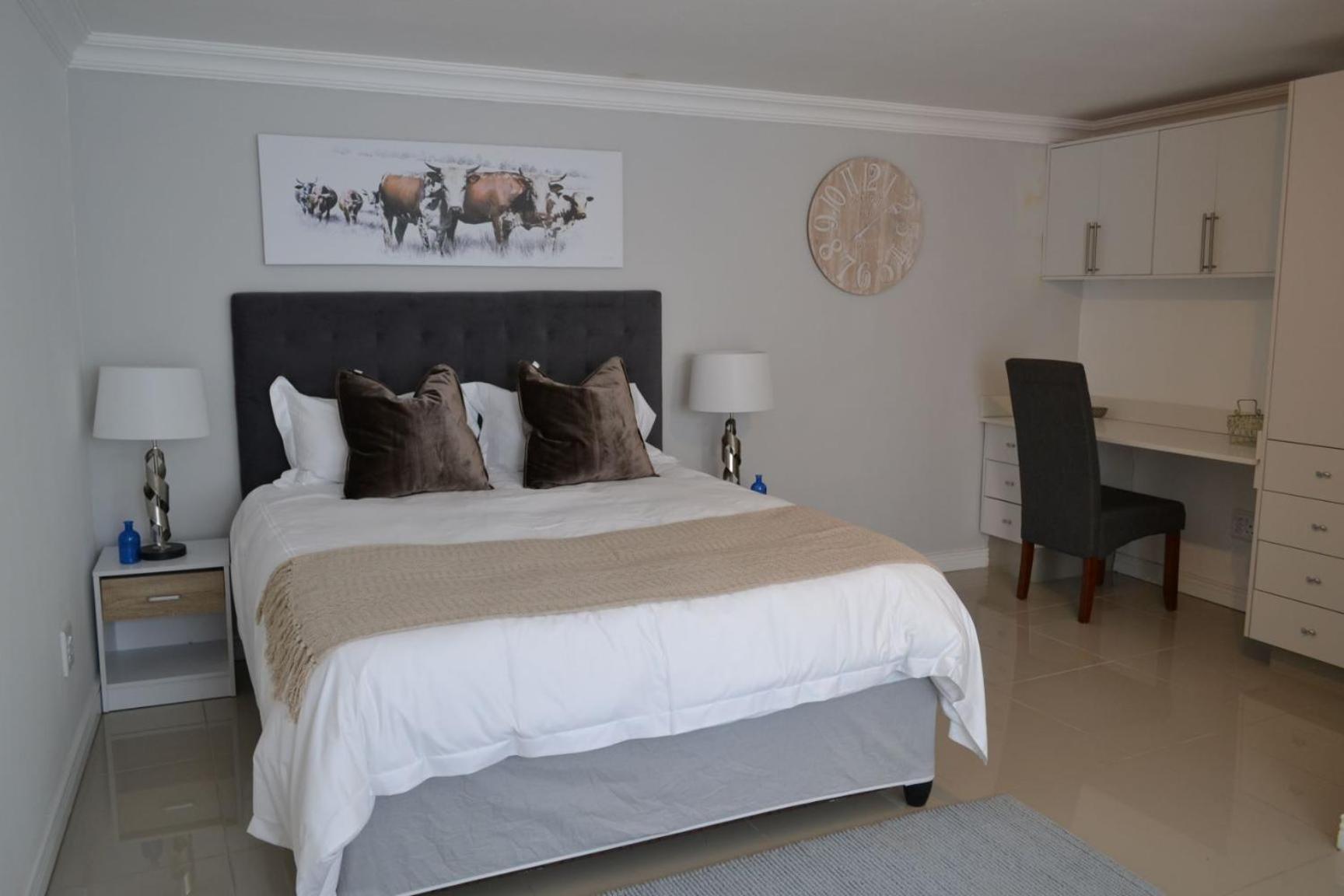 9 Woodmead Suites