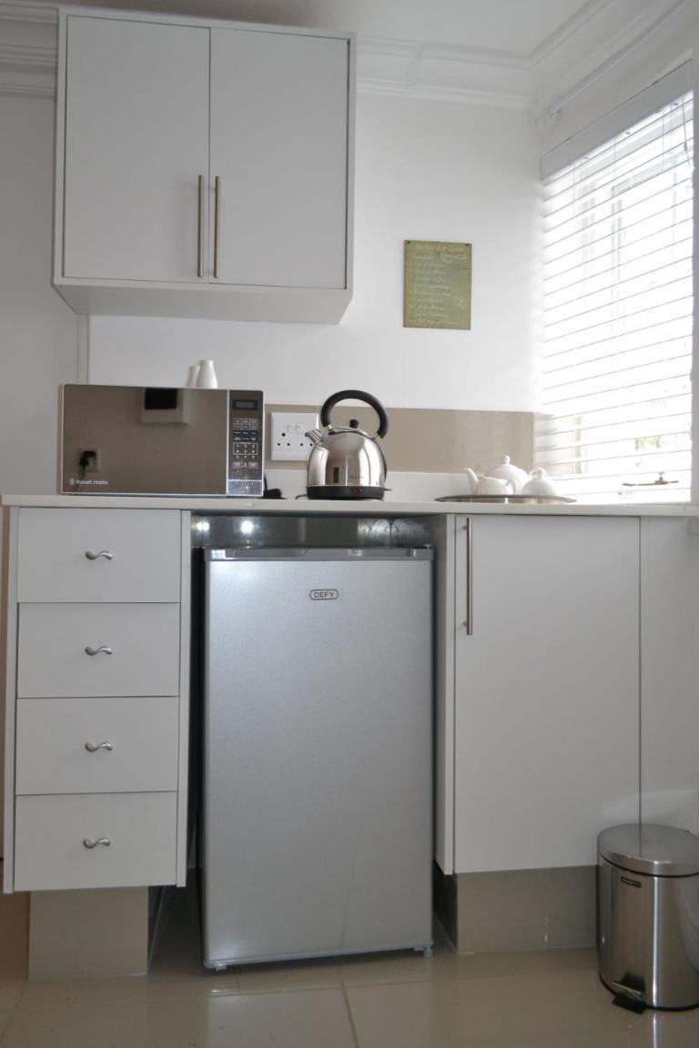 9 Woodmead Suites