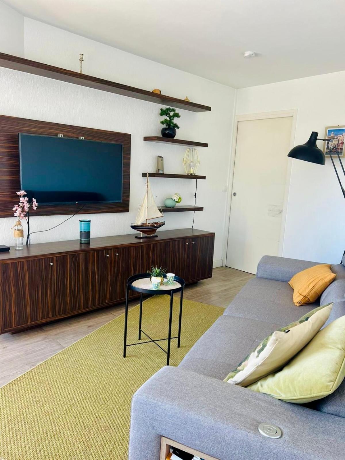 Bel appartement Port Vauban à 100m des plages