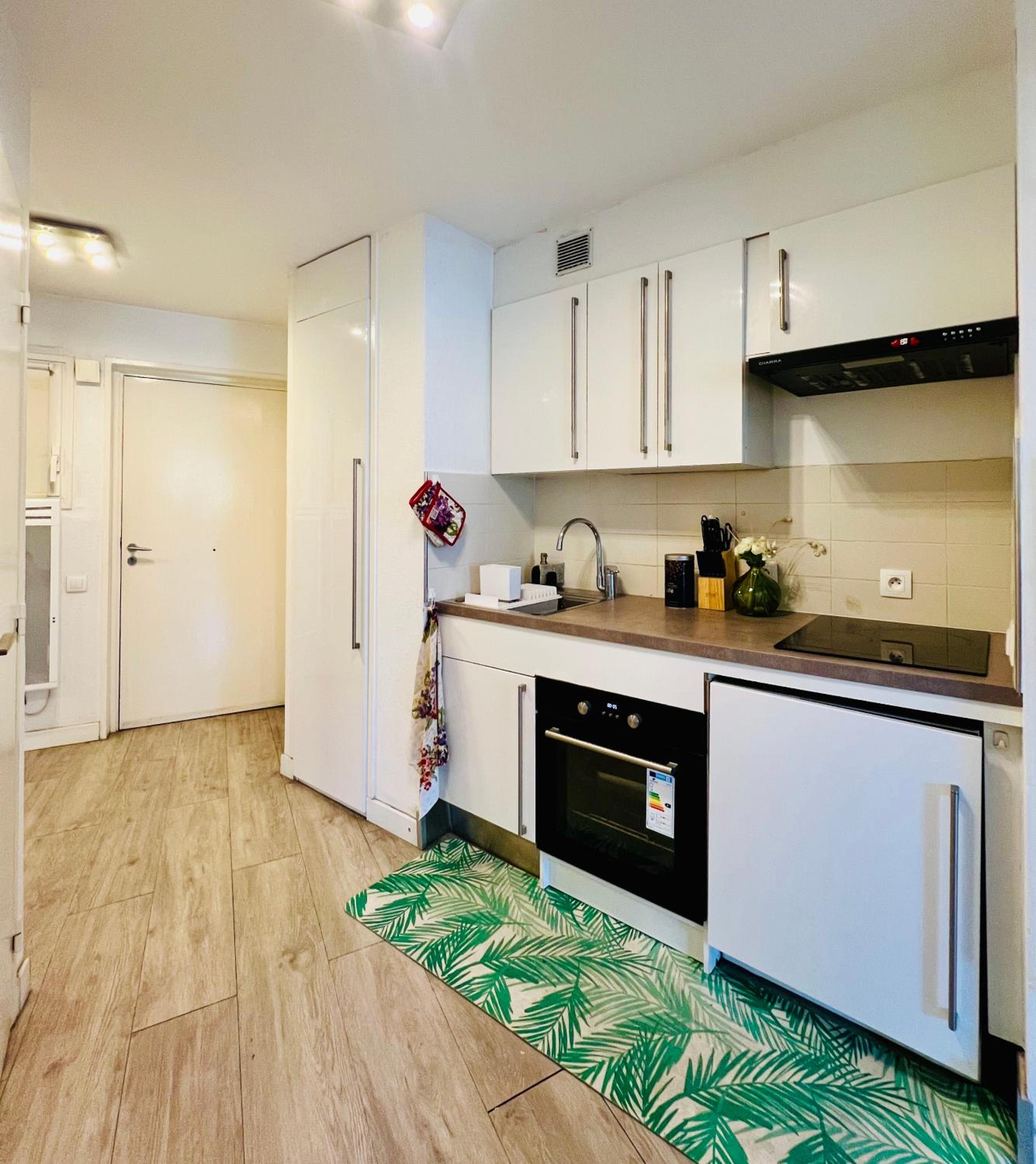 Bel appartement Port Vauban à 100m des plages